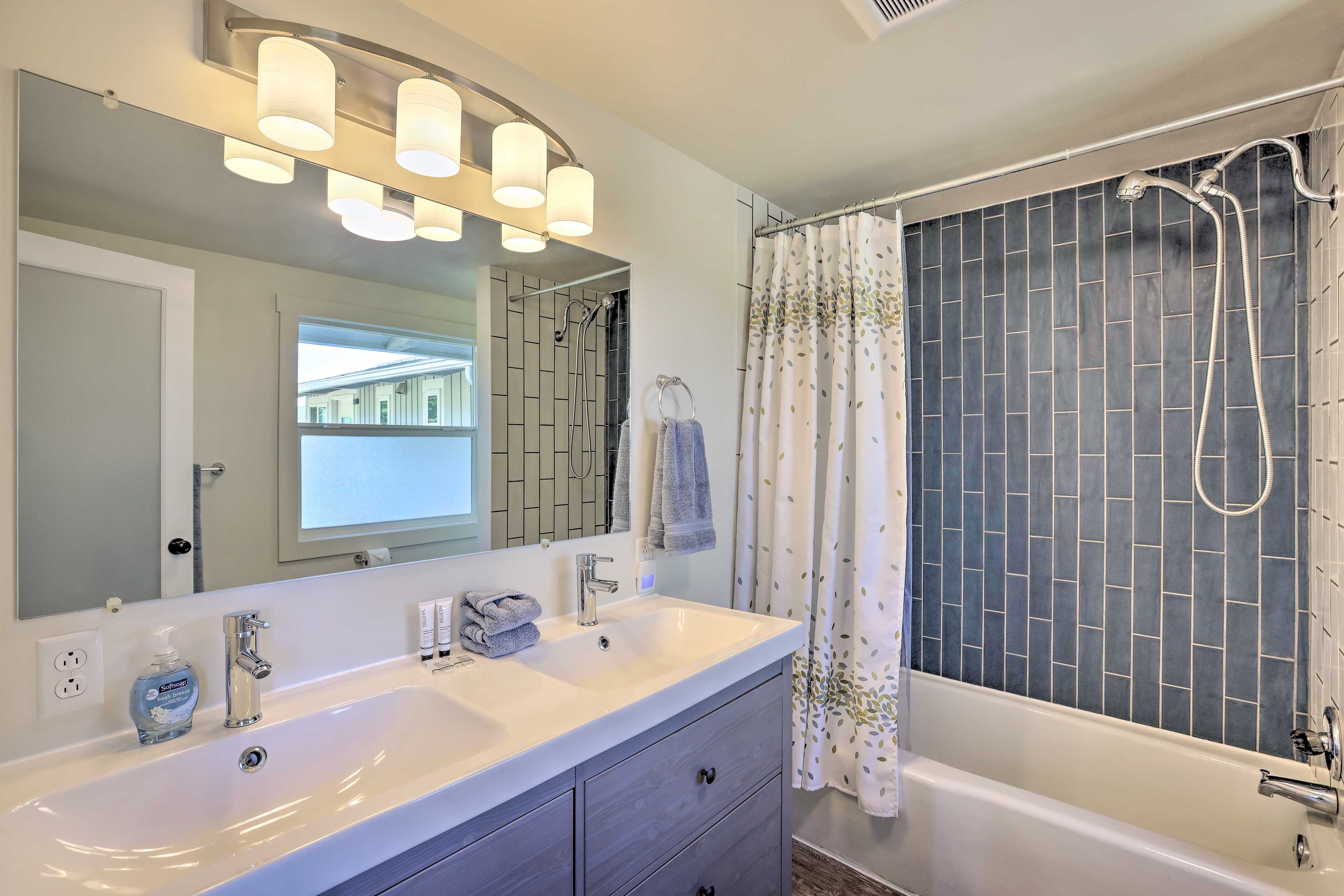Full Bathroom