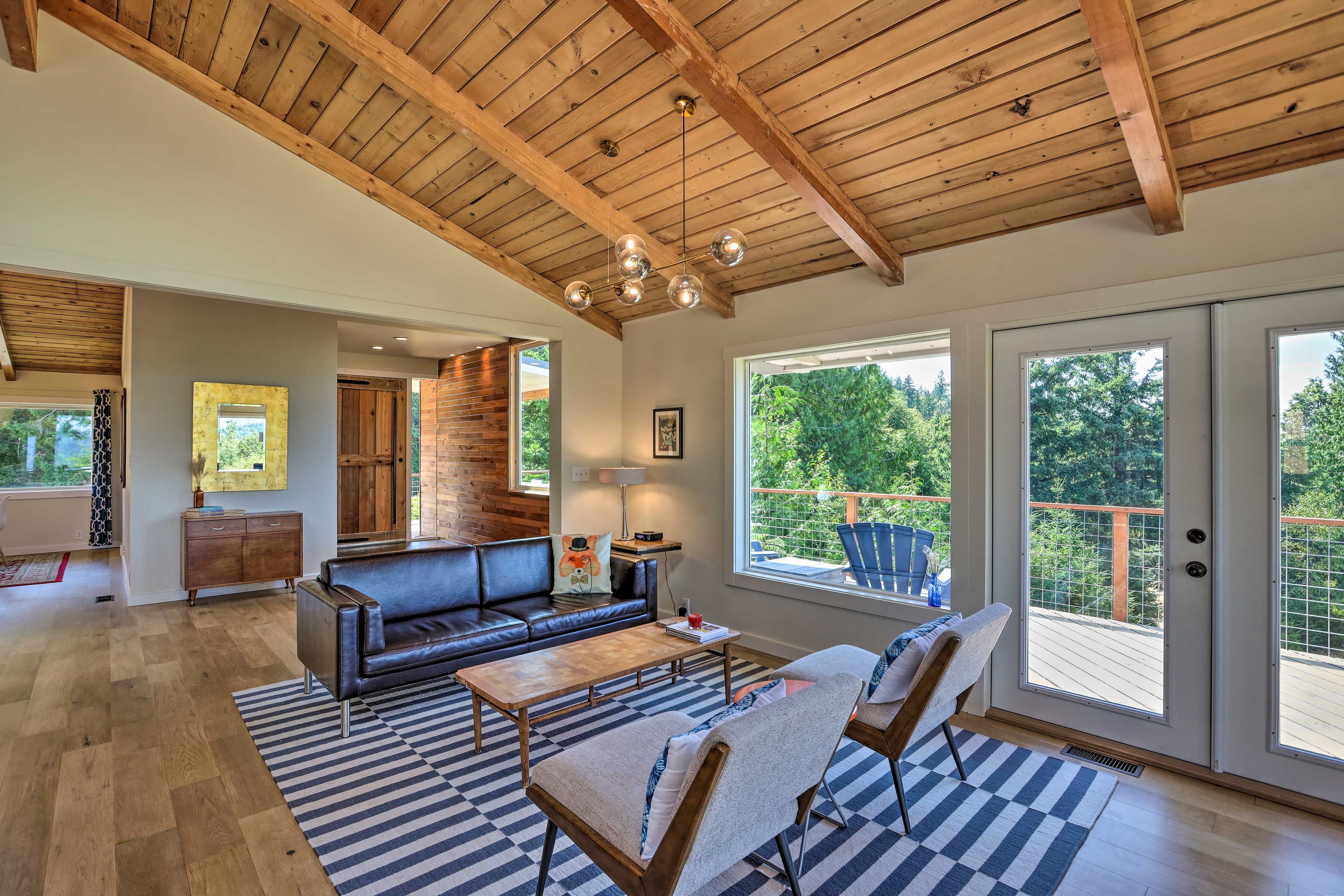 Living Area | 2nd Floor