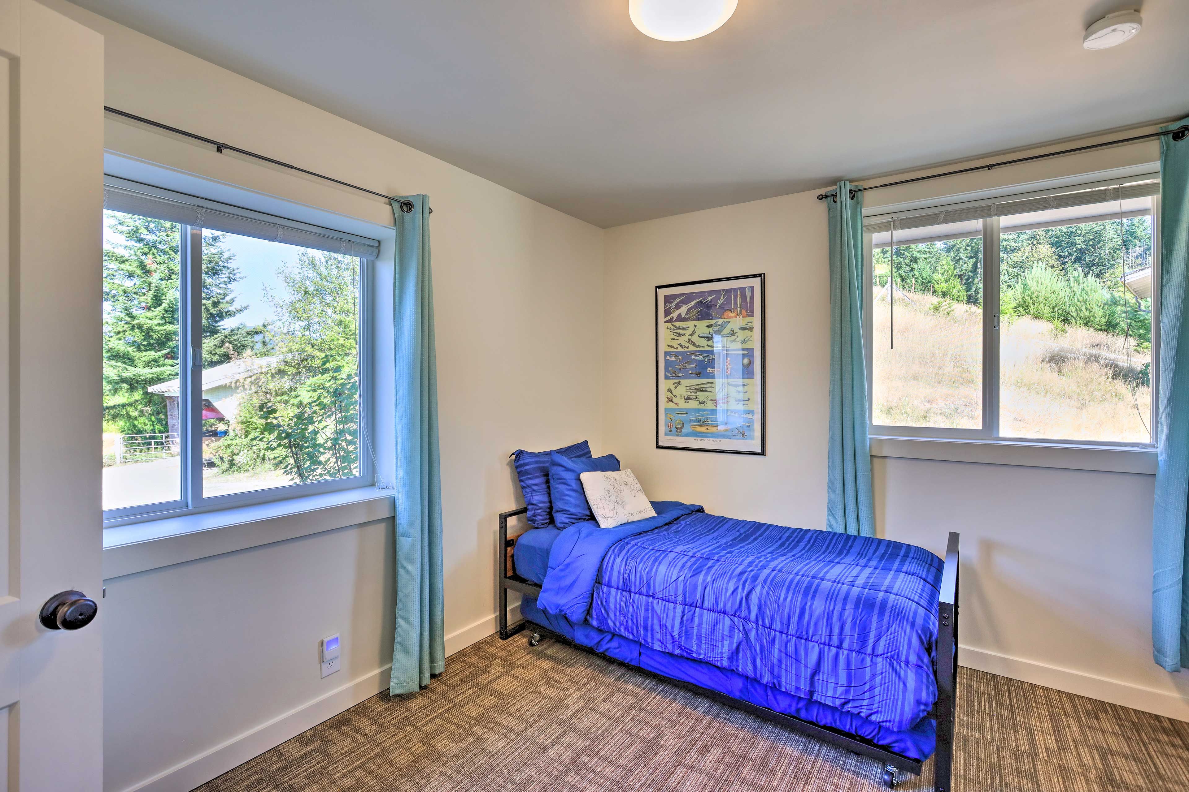 Bedroom 3 | Twin Bed w/ Twin Trundle | Ground Floor