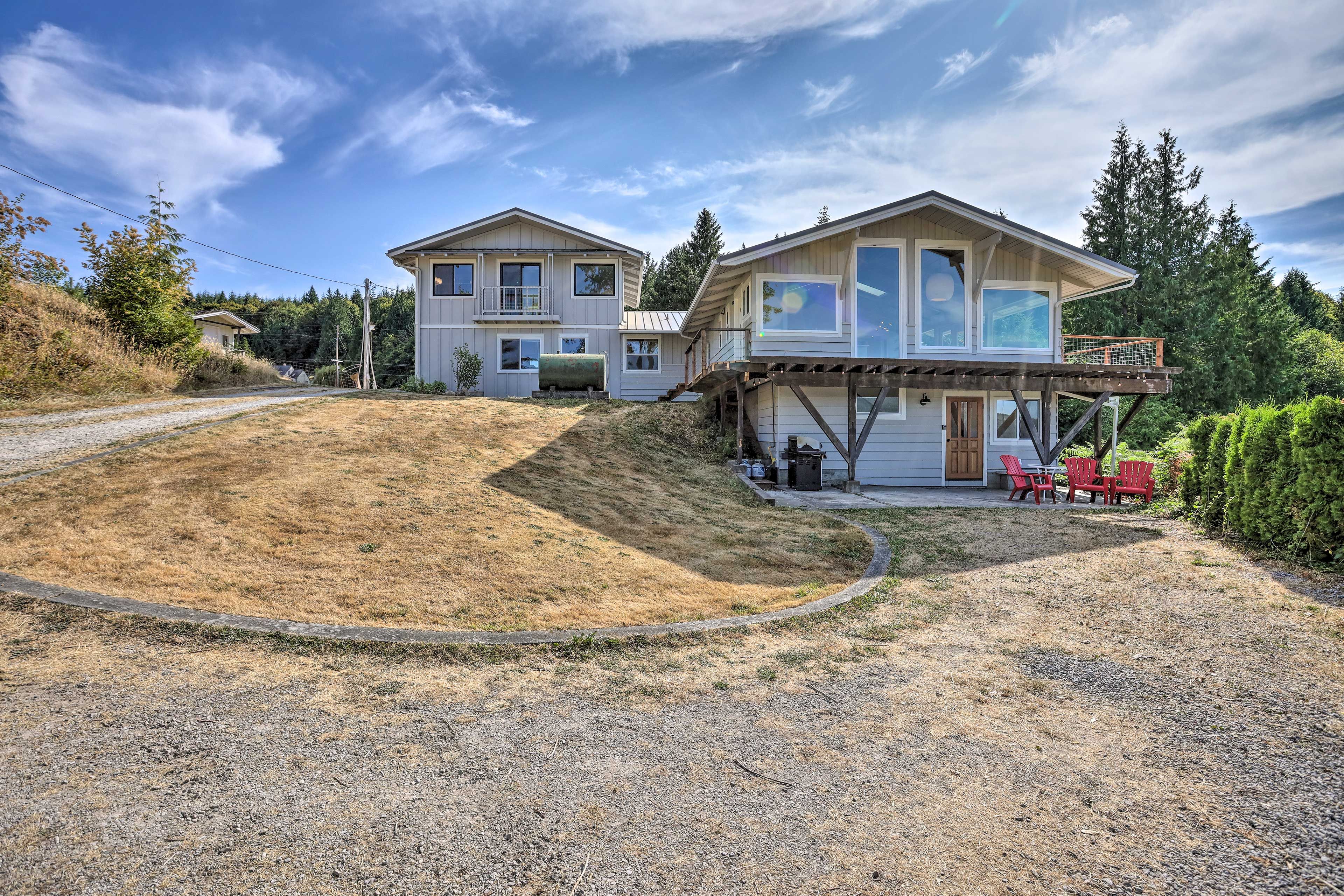 Home Exterior | Lake Views