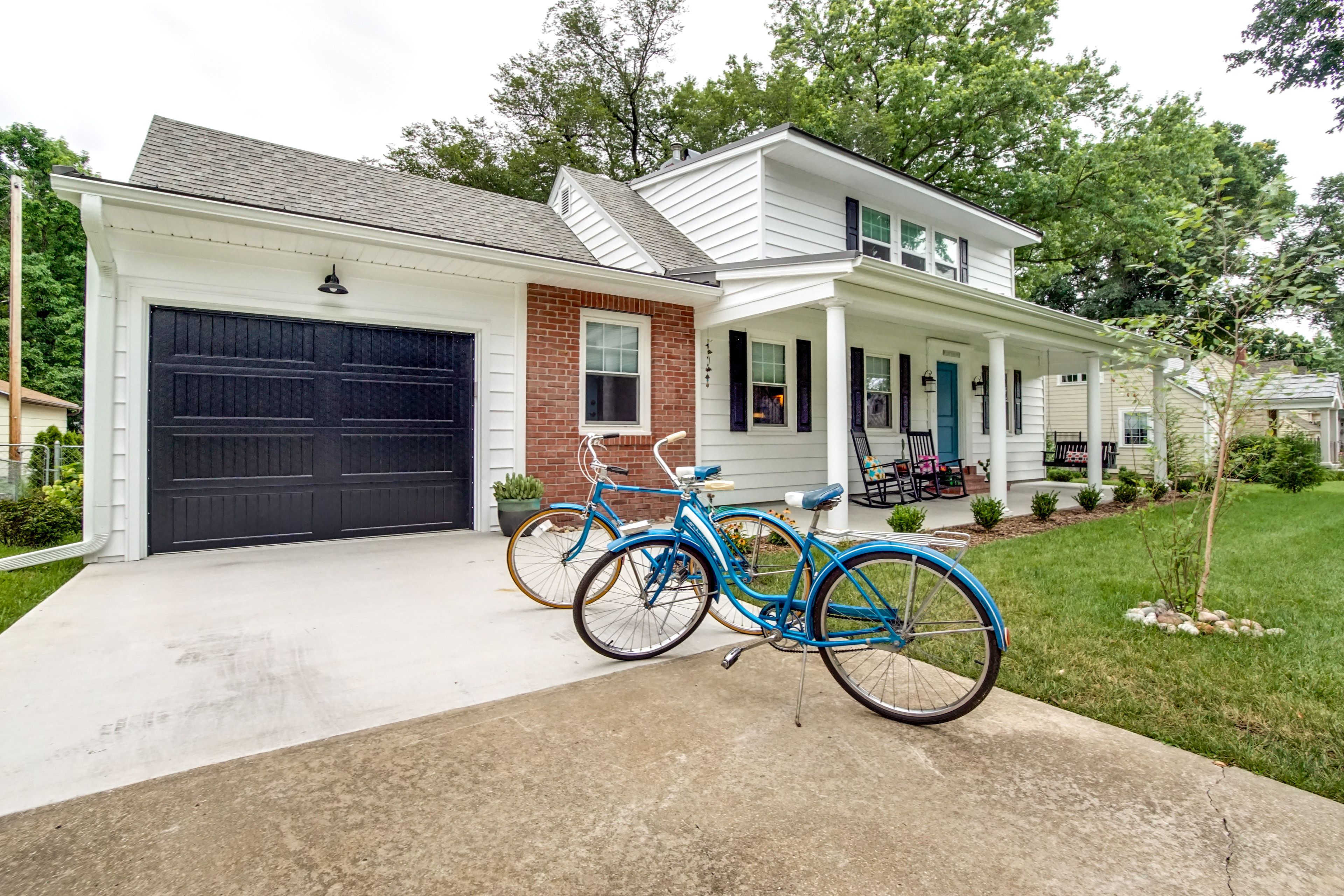 Parking | Driveway (1 Vehicle) | Garage (1 Vehicle) | Free Street Parking