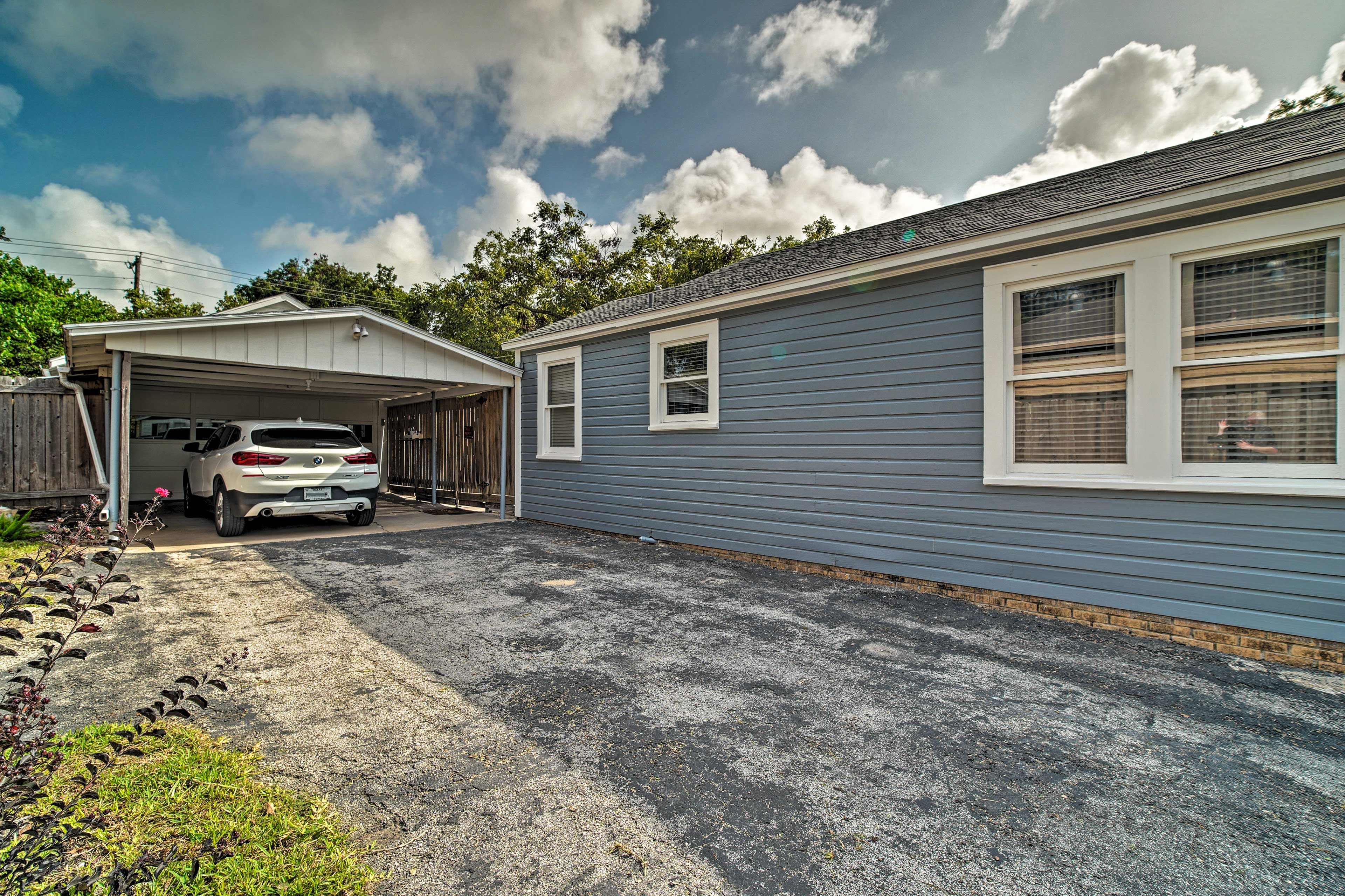 Parking | Driveway (3 Vehicles)