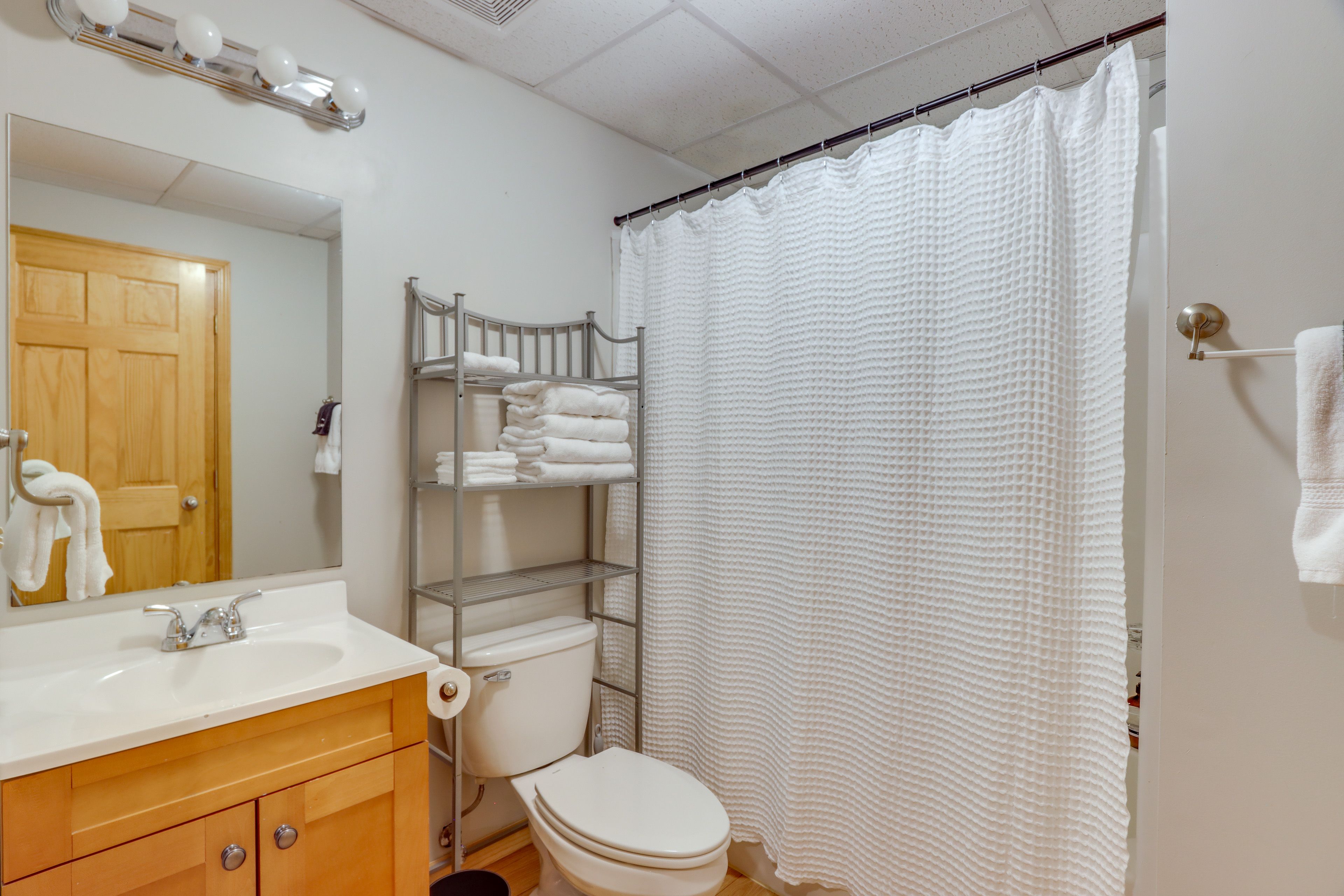 Bathroom | Towels Provided | Basement