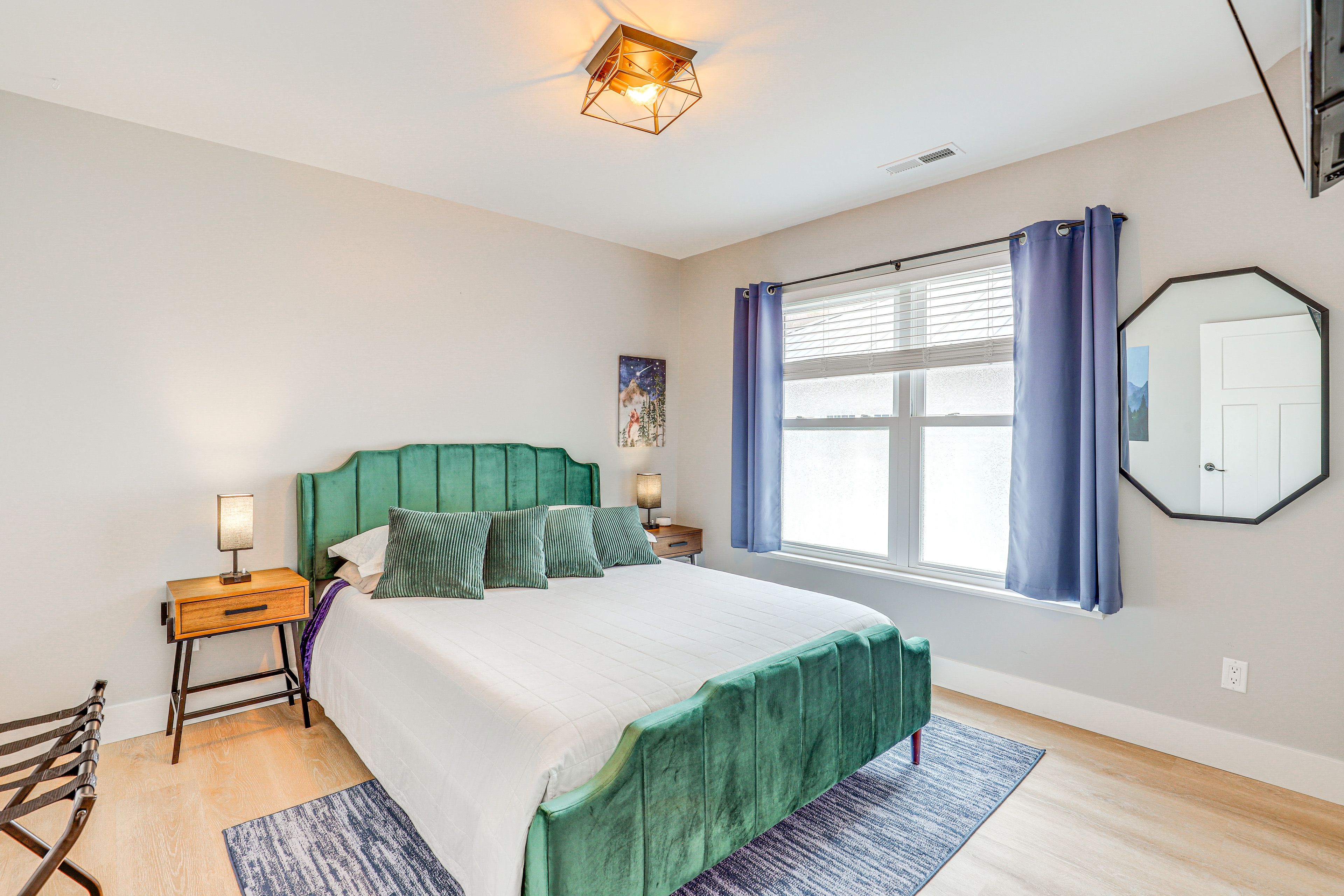 Bedroom 3 | Queen Bed | Smart TV