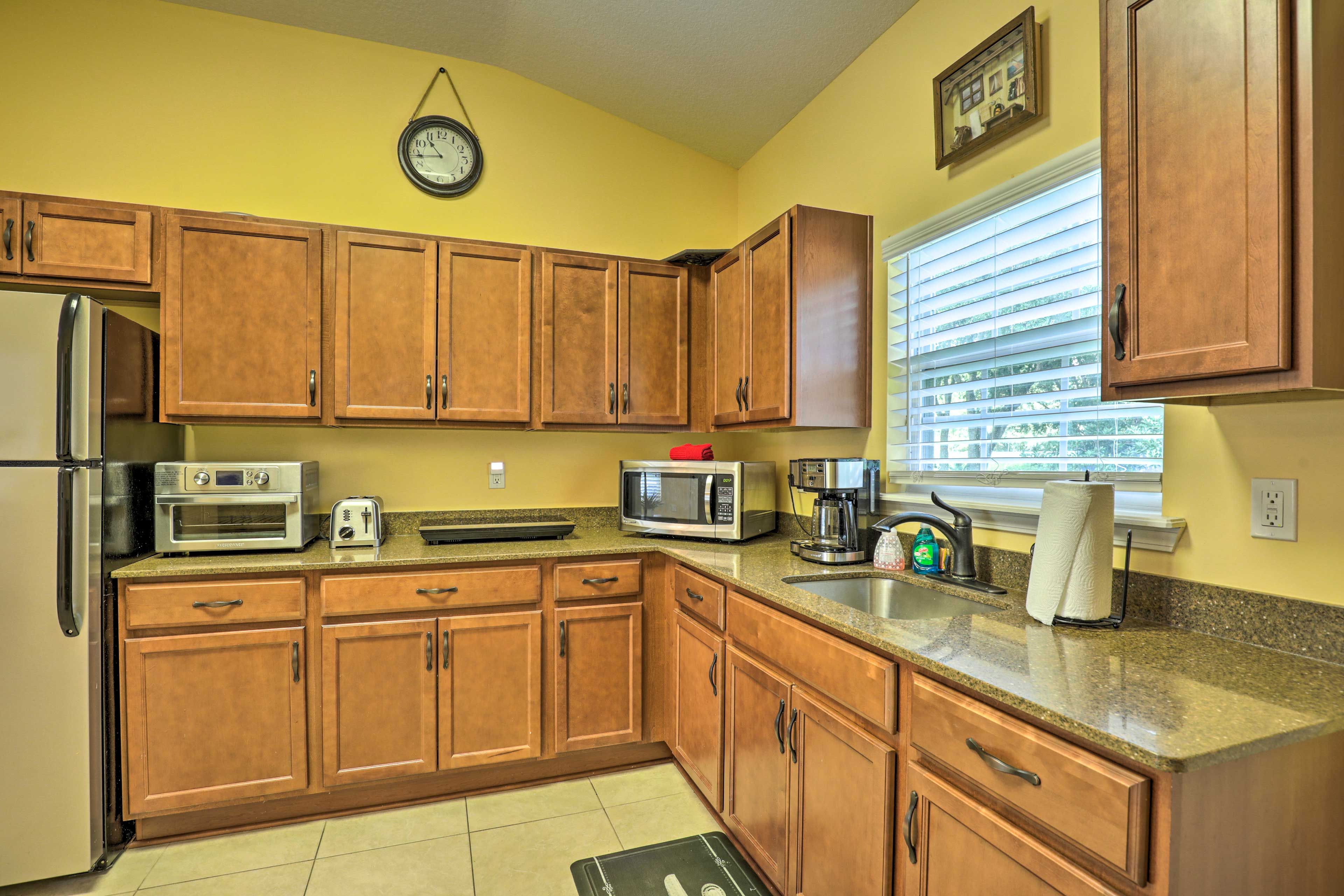 Kitchenette | Well-Equipped