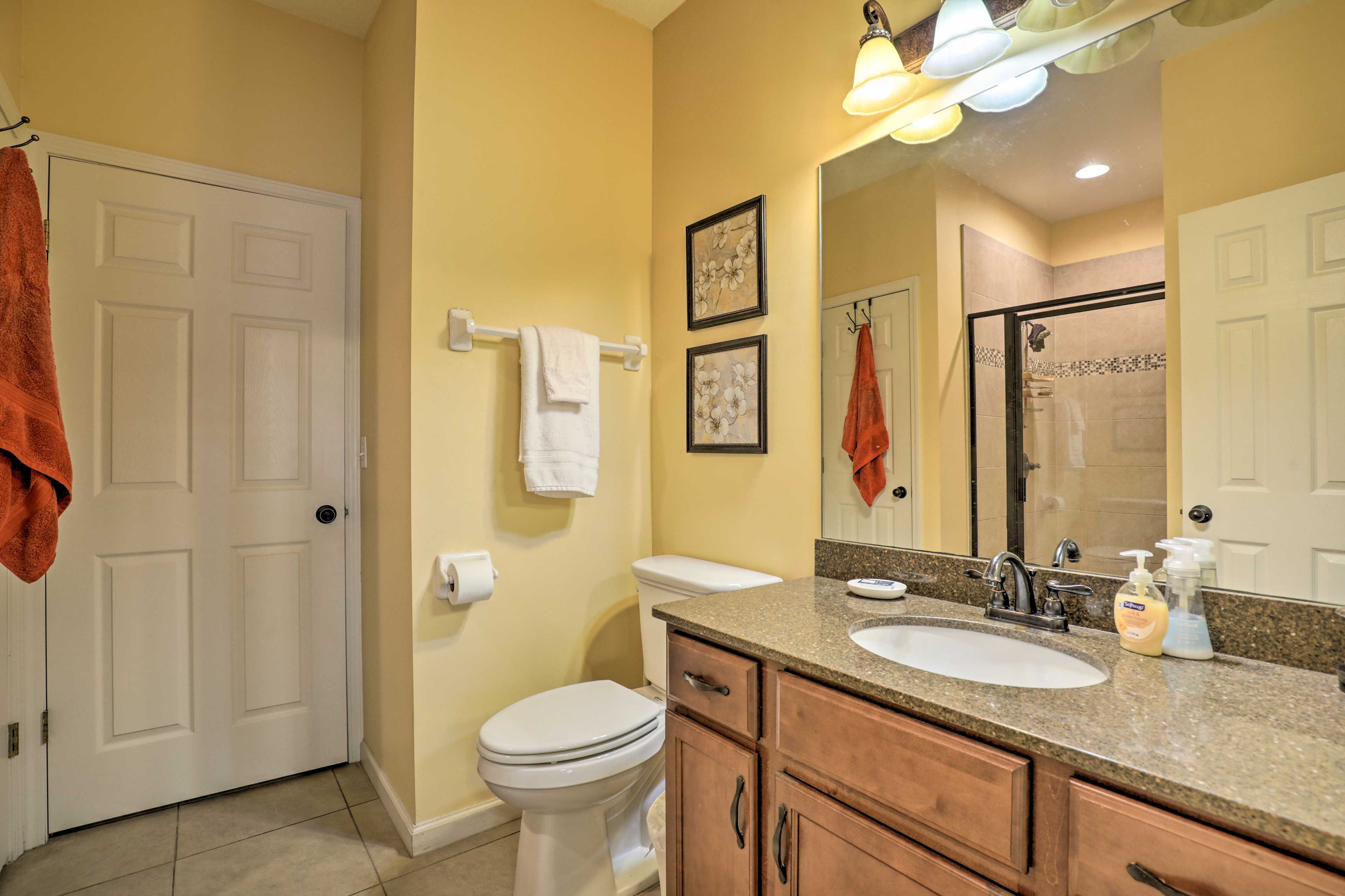 En-Suite Bathroom | Towels Provided