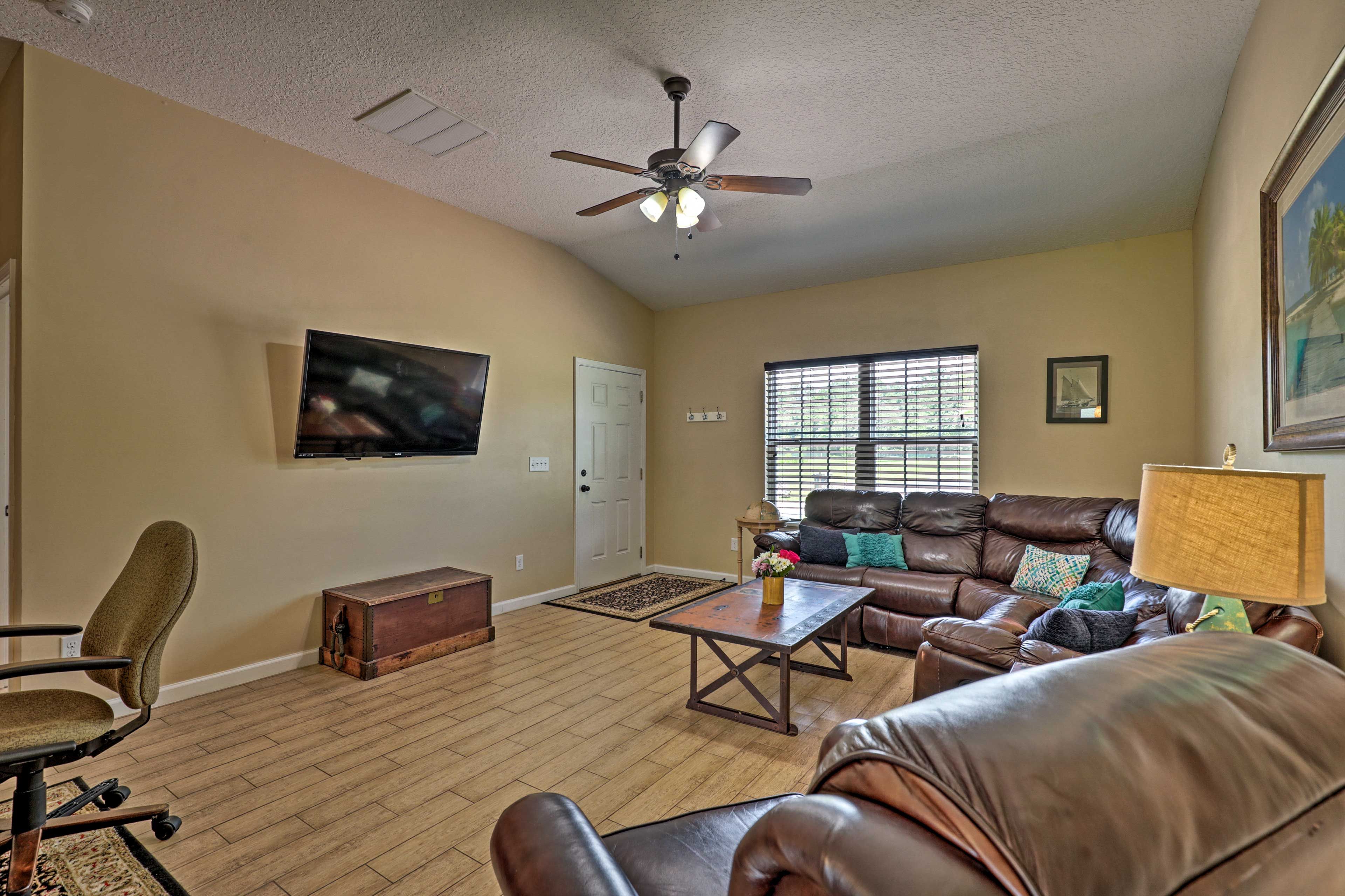 Living Room | Smart TV