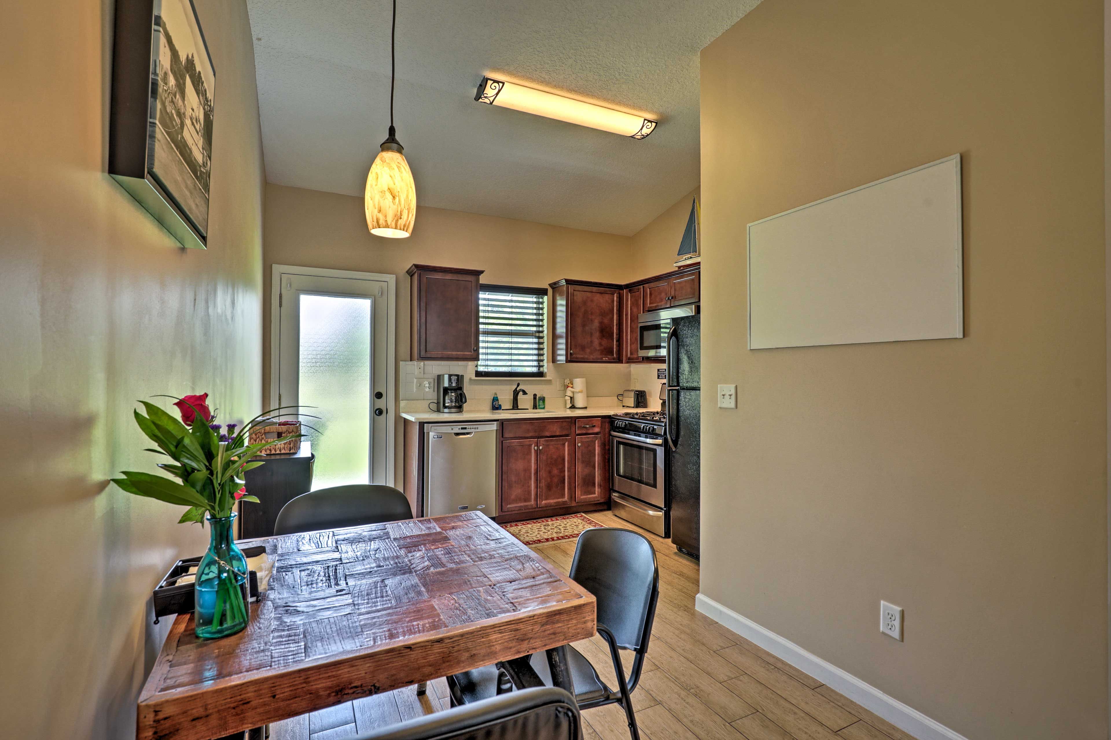 Dining Space | Dishware & Flatware