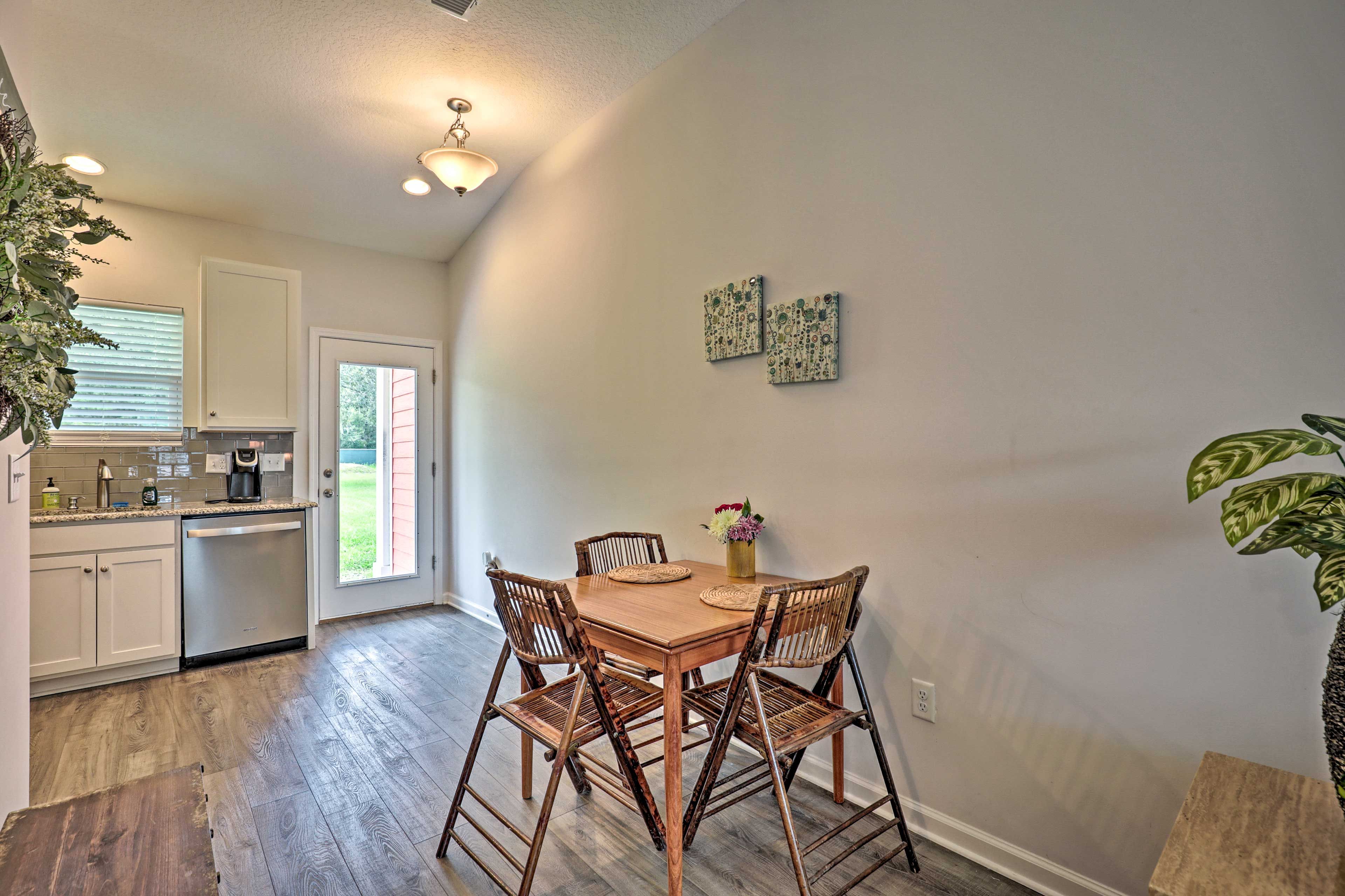 Dining Space | Dishware & Flatware