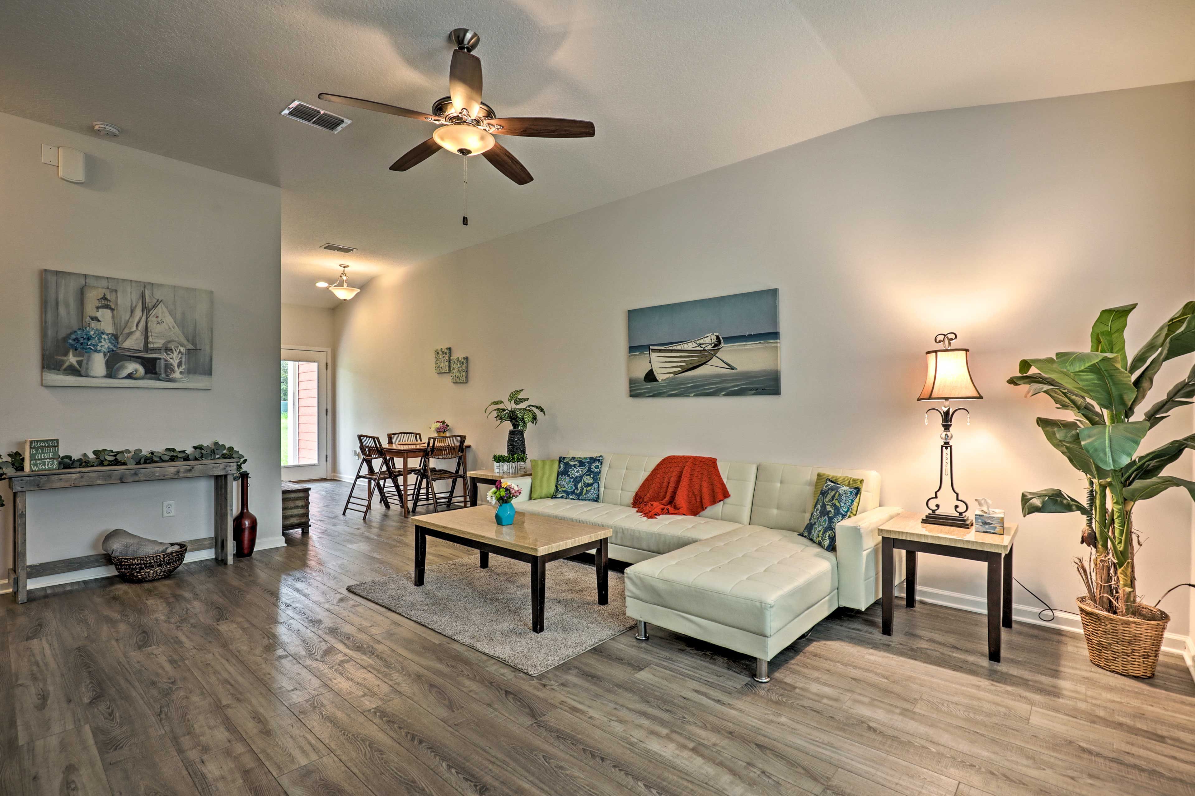 Living Room | Smart TV