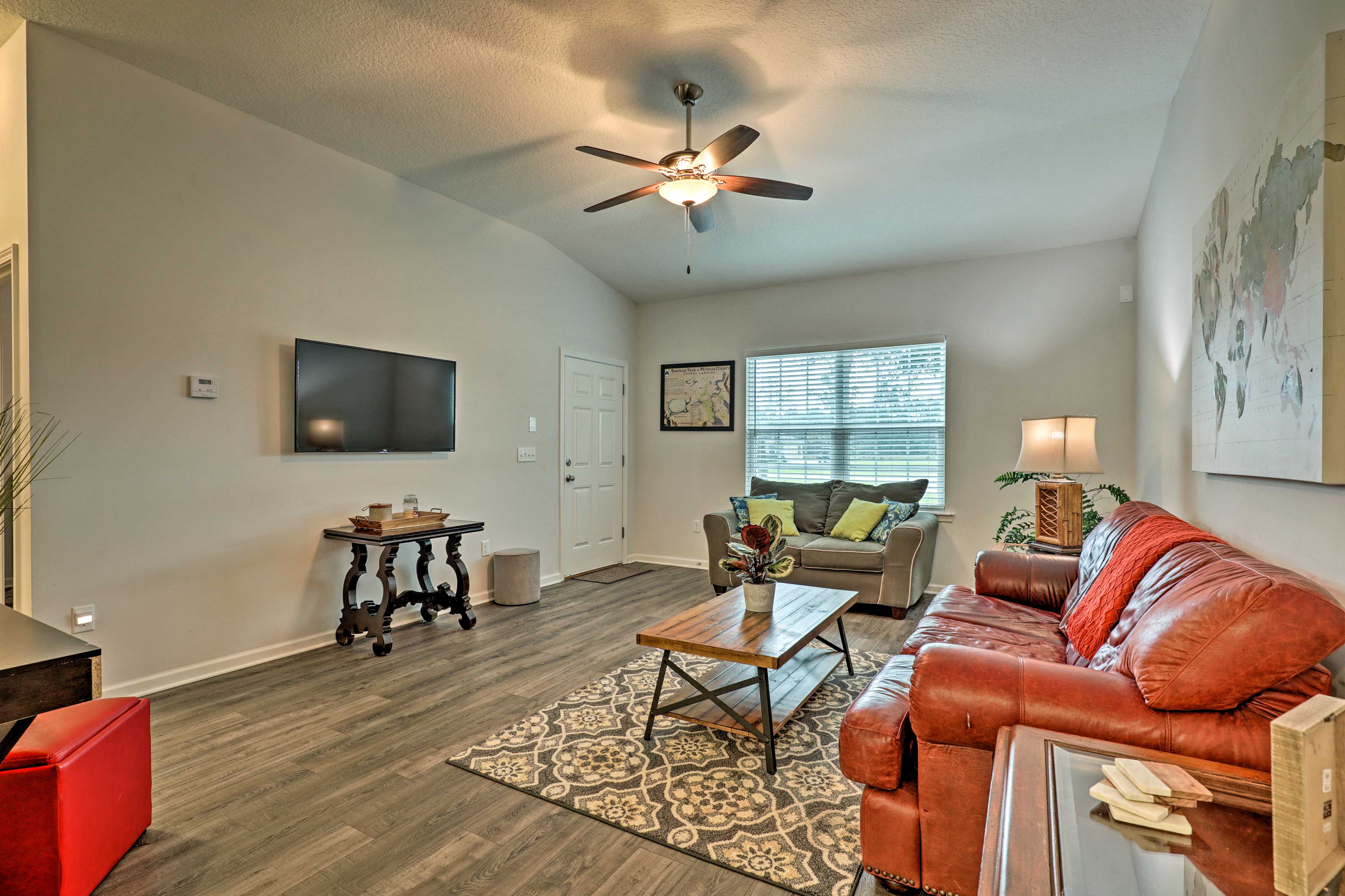 Living Room | Additional Accommodations Available