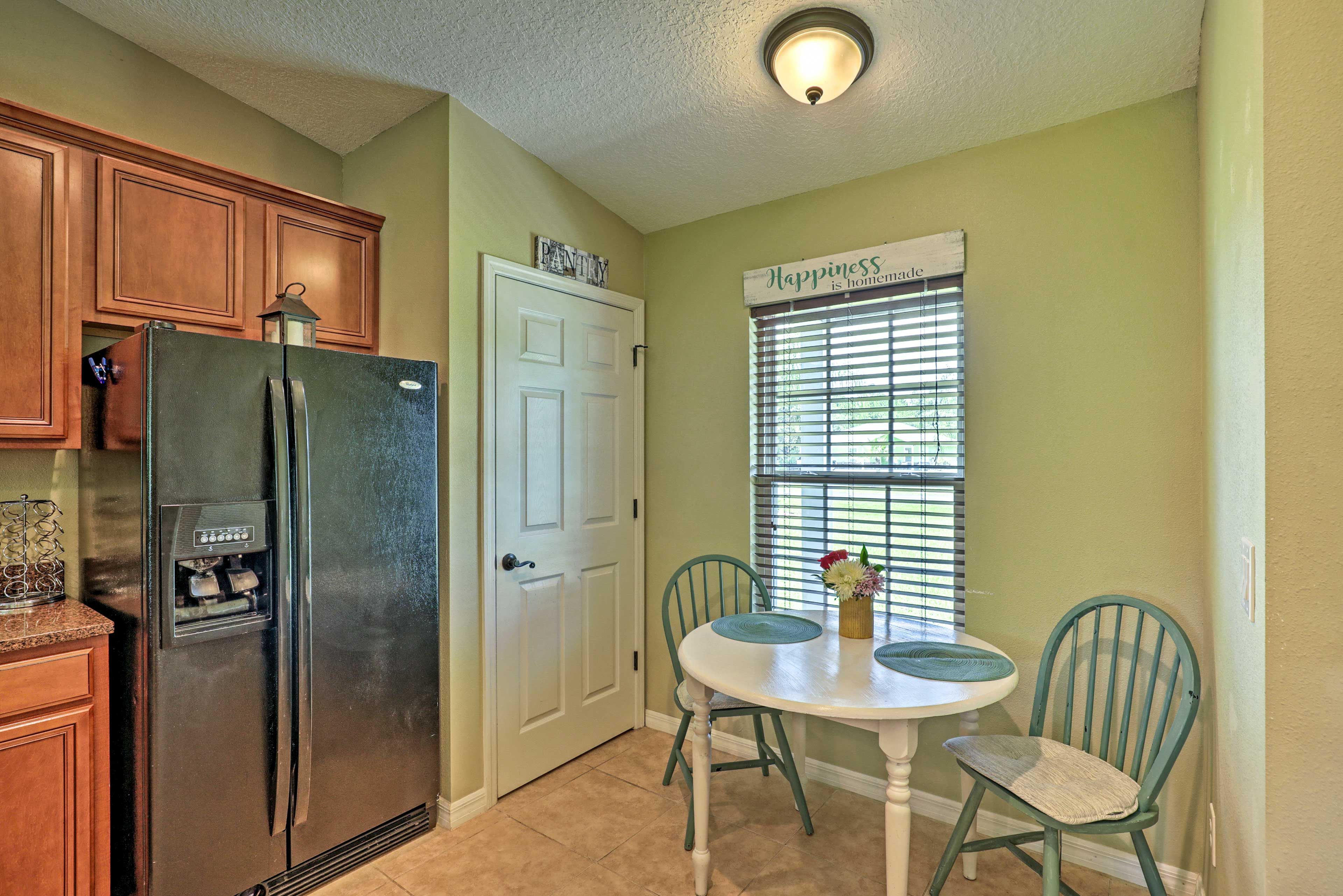 Fully Equipped Kitchen | Keurig & Drip Coffee Makers | Microwave