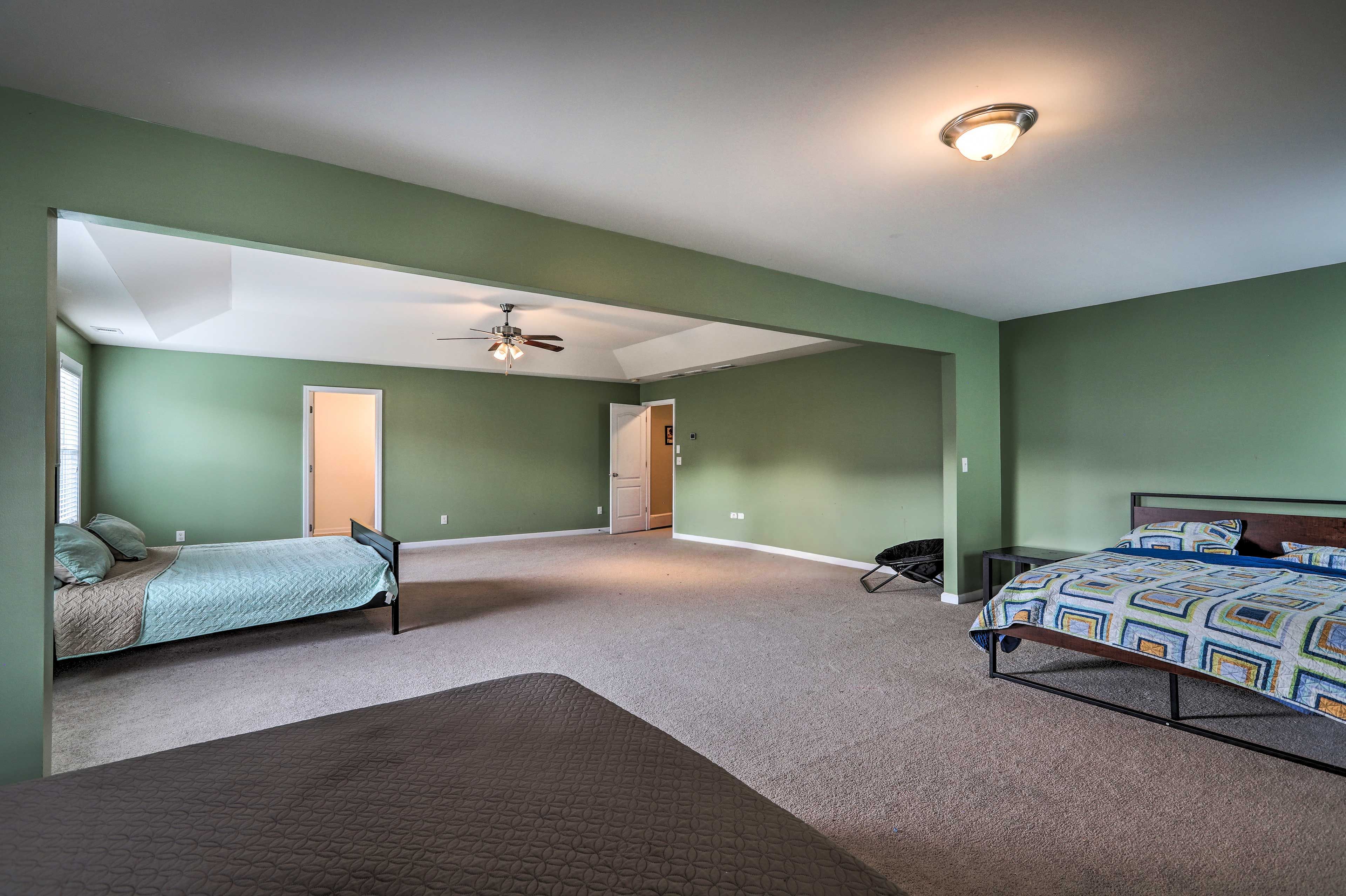 Bedroom 4 | King Bed | 2 Queen Beds