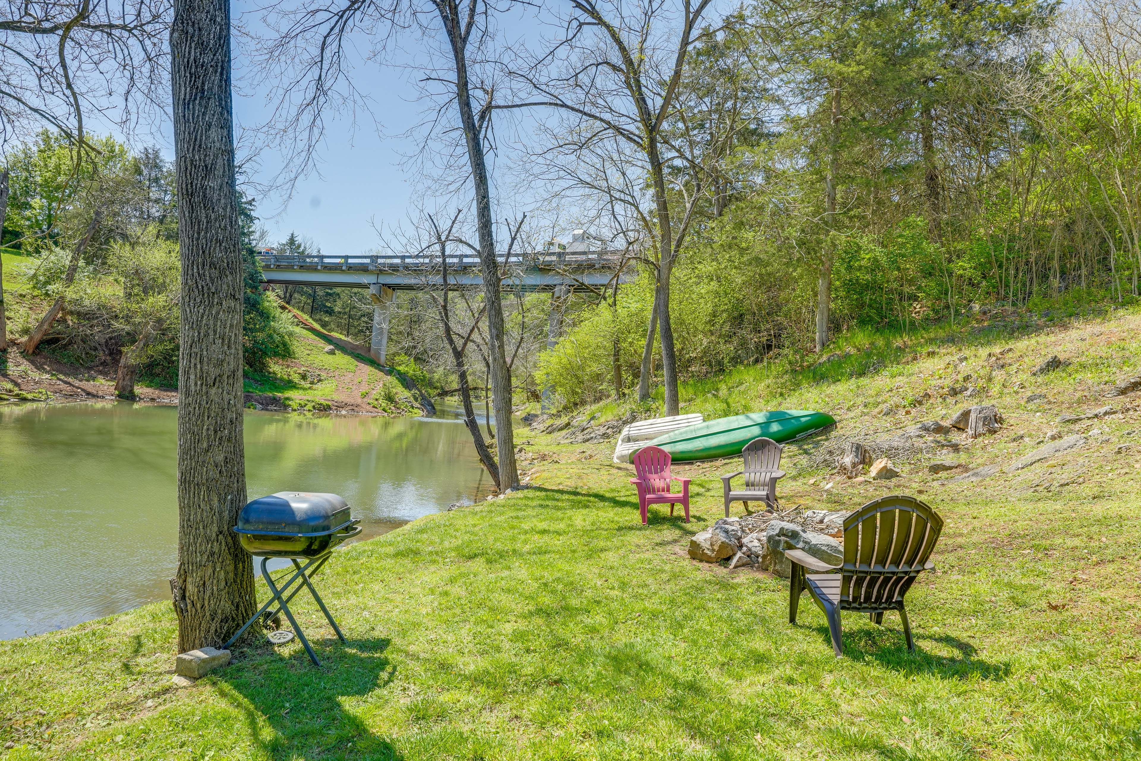 Outdoor Space | Fire Pit | Charcoal Grill
