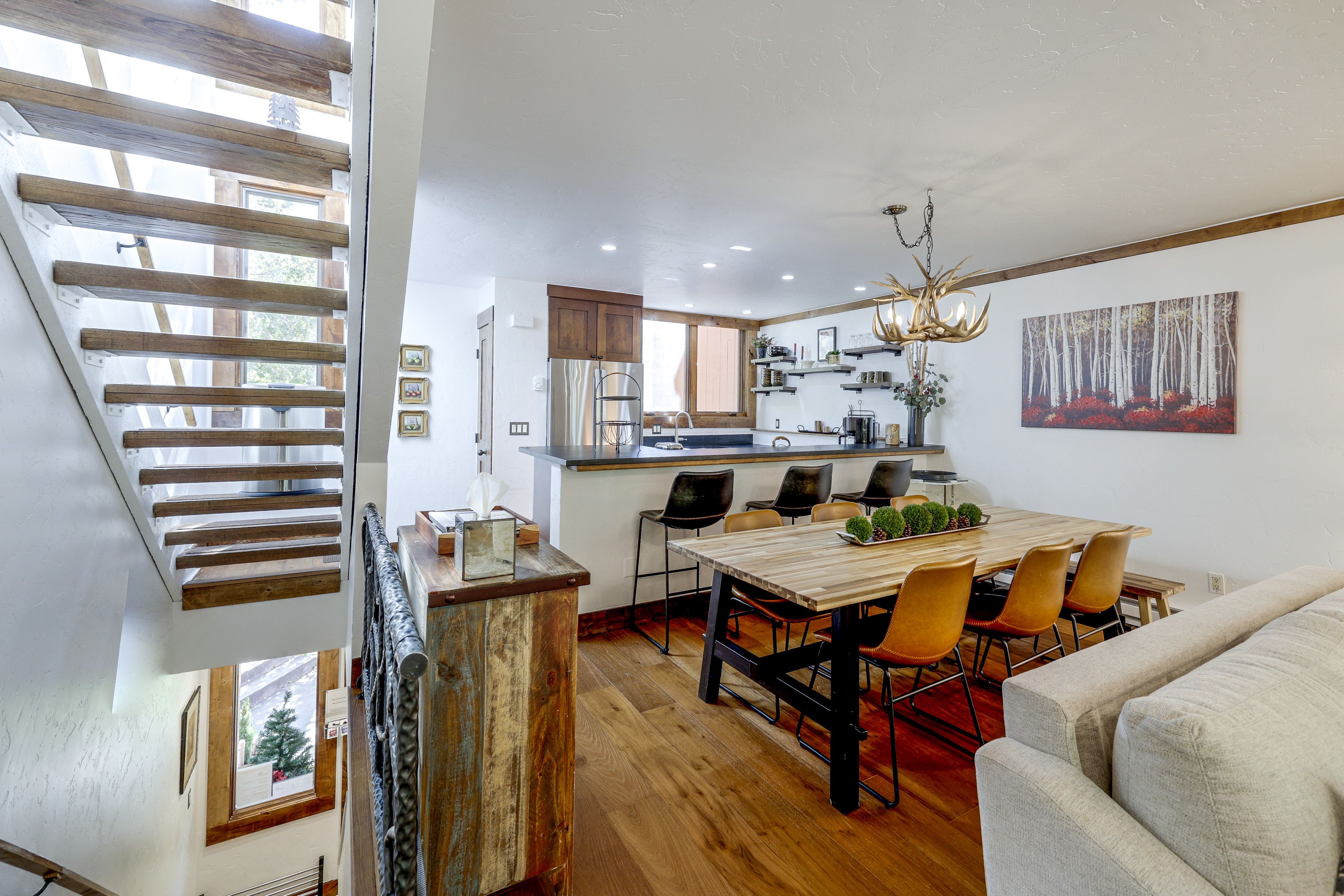 Dining Area | Main Level