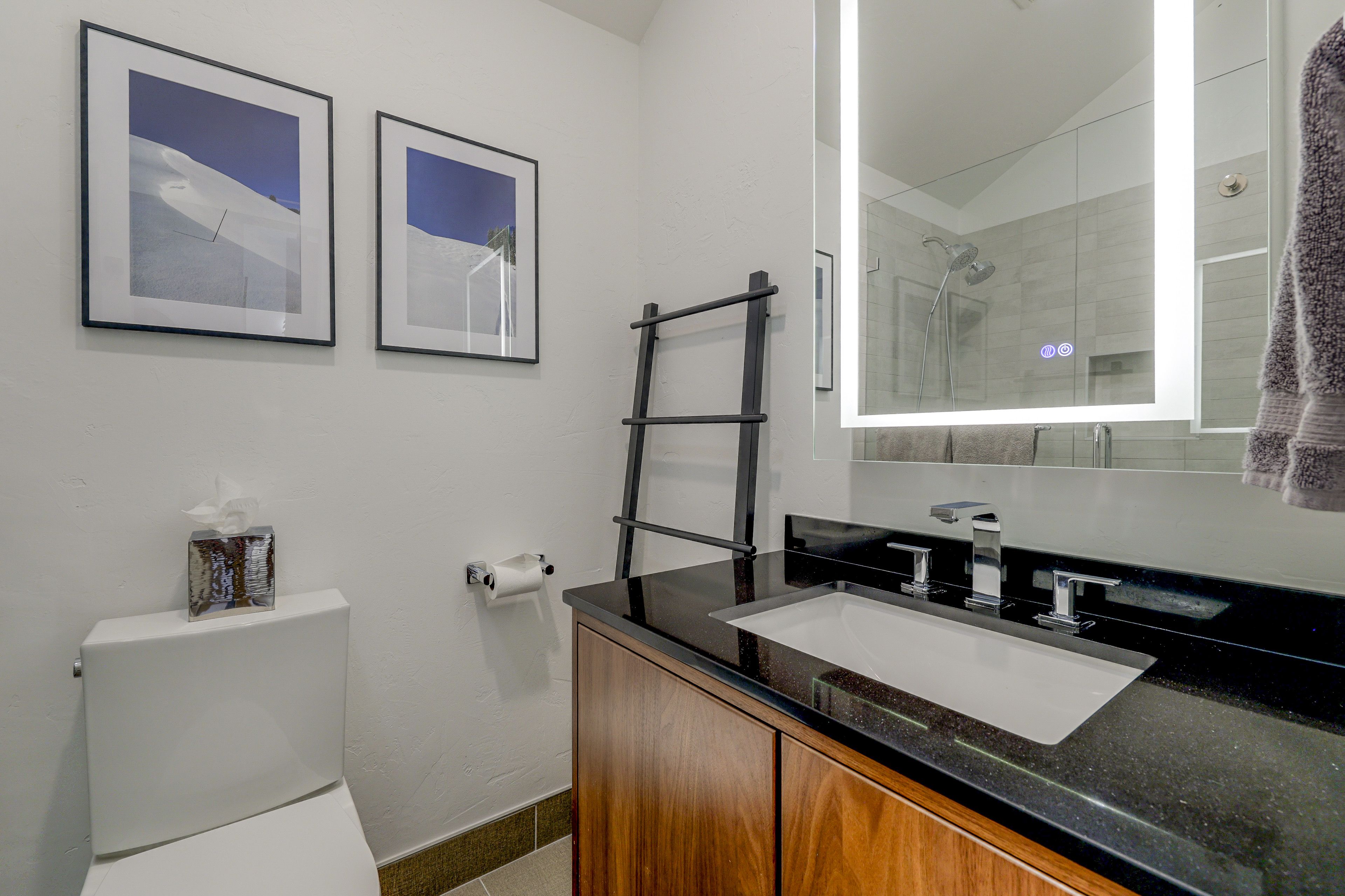 Full Bathroom | Upper Level