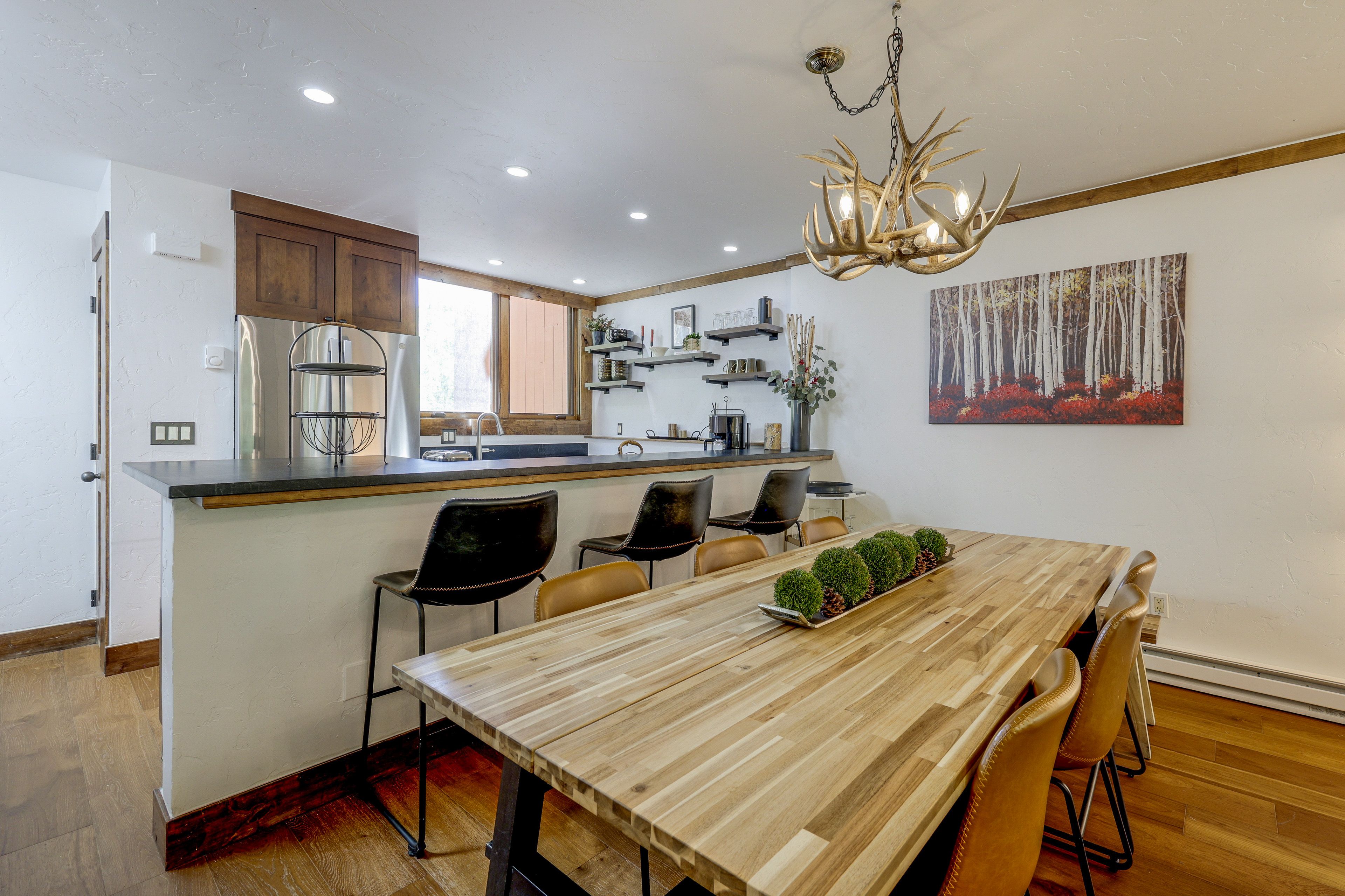 Kitchen | Dining Area