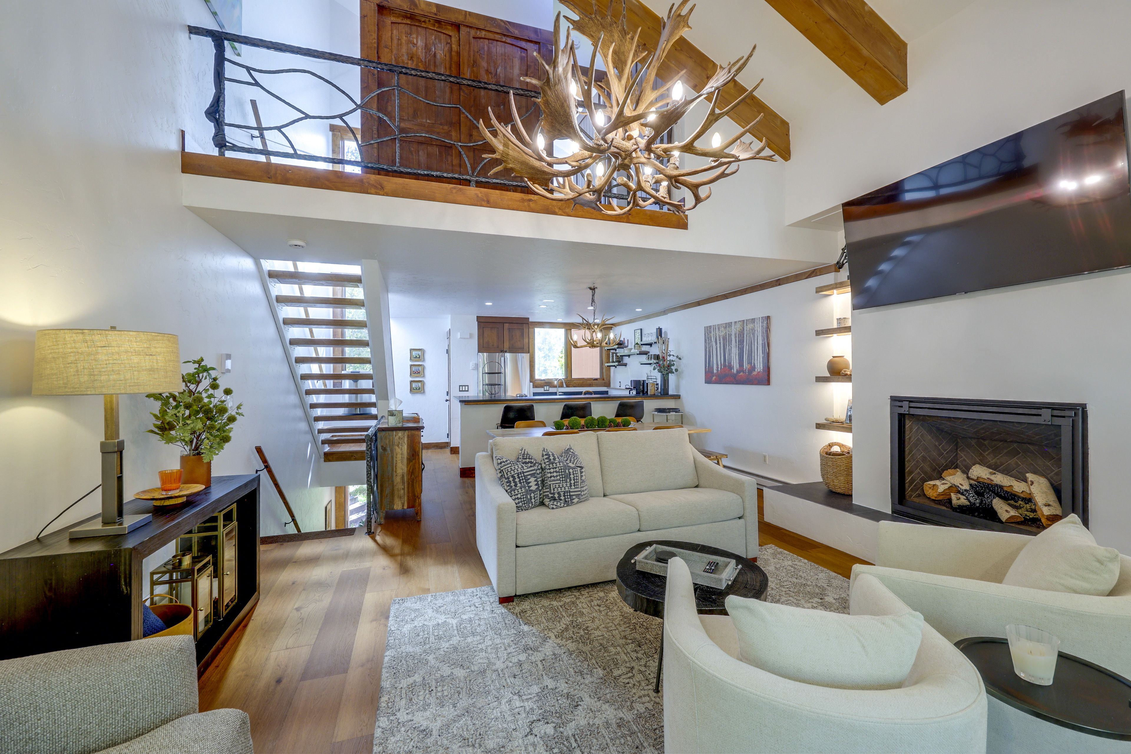 Living Room | Electric Fireplace | Free WiFi | Main Level