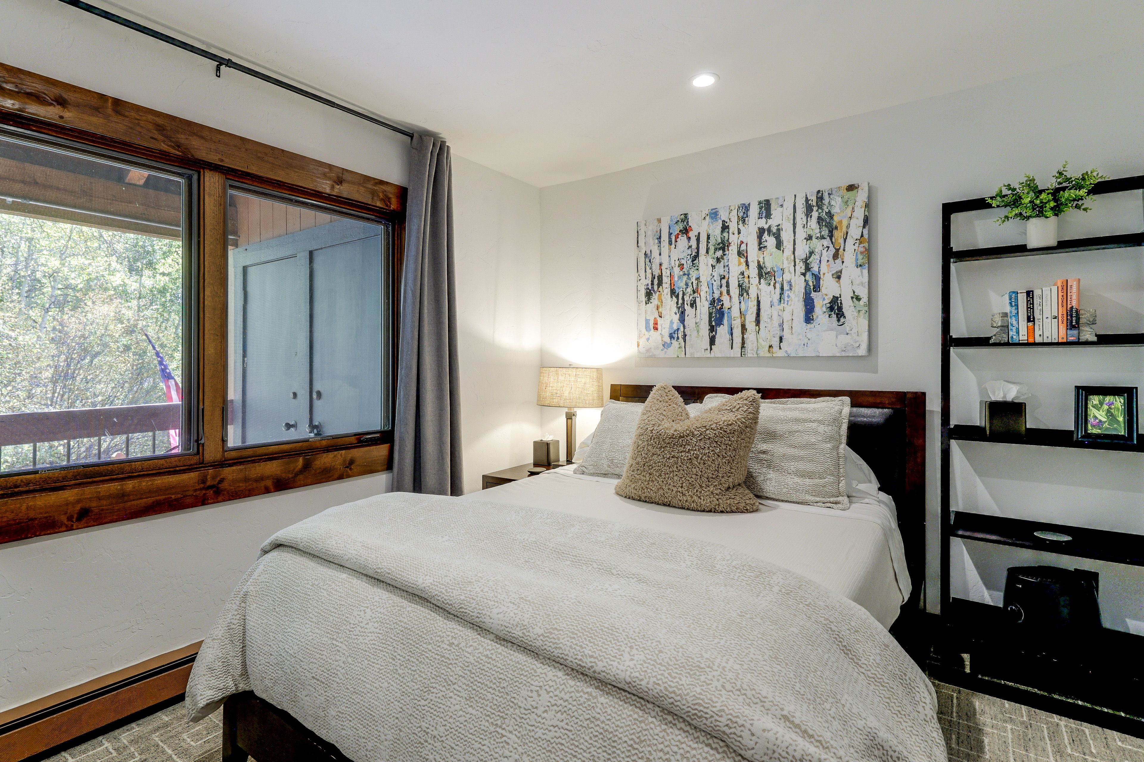 Bedroom 1 | Queen Bed | Lower Level