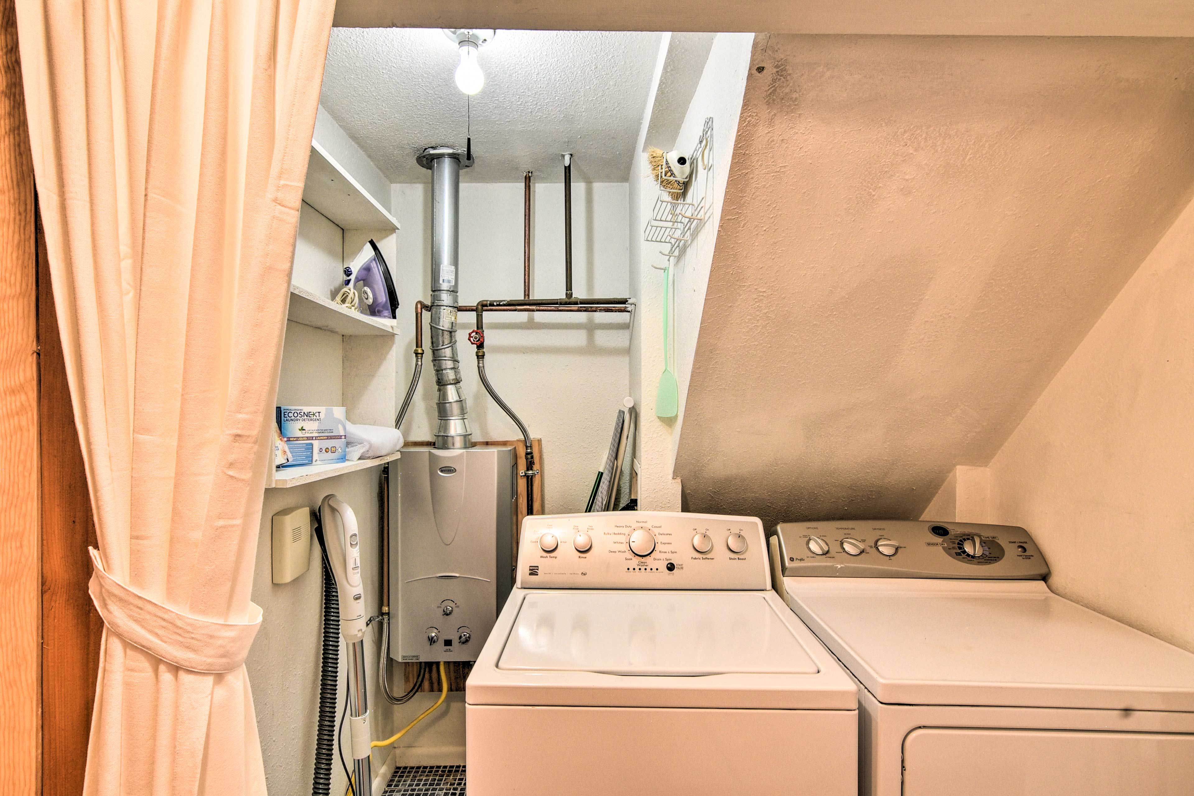 Laundry Room | Washer & Dryer