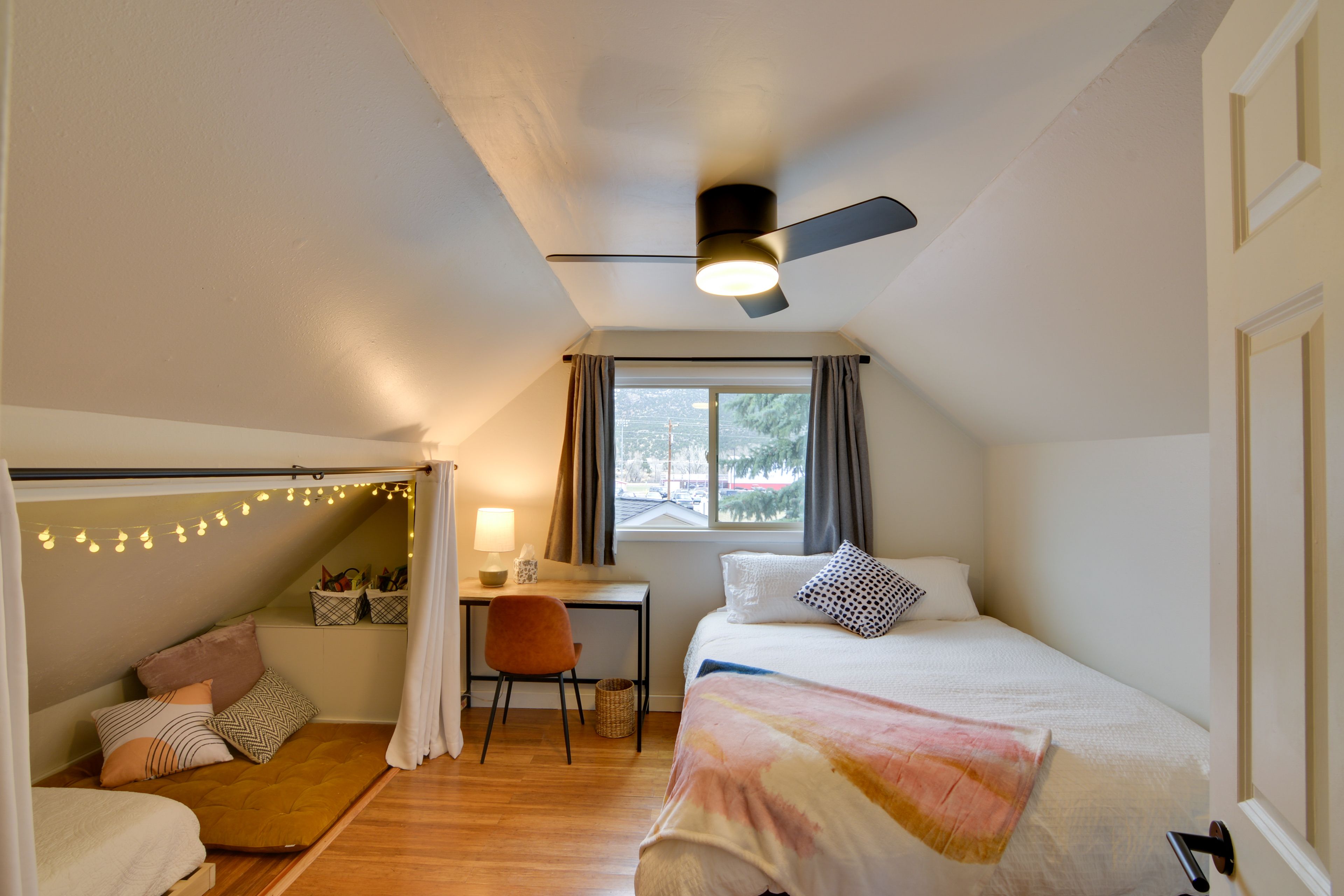Bedroom 3 | Queen Bed | Twin Bed