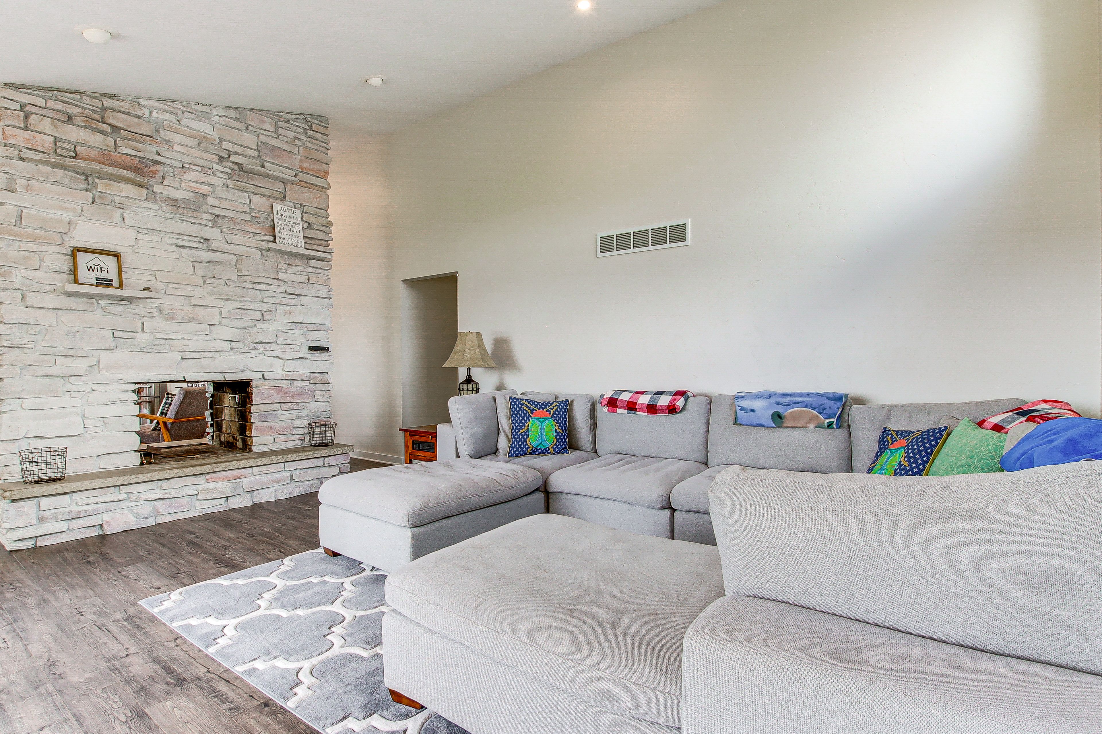 Living Room | Smart TV | Central Air Conditioning & Heating