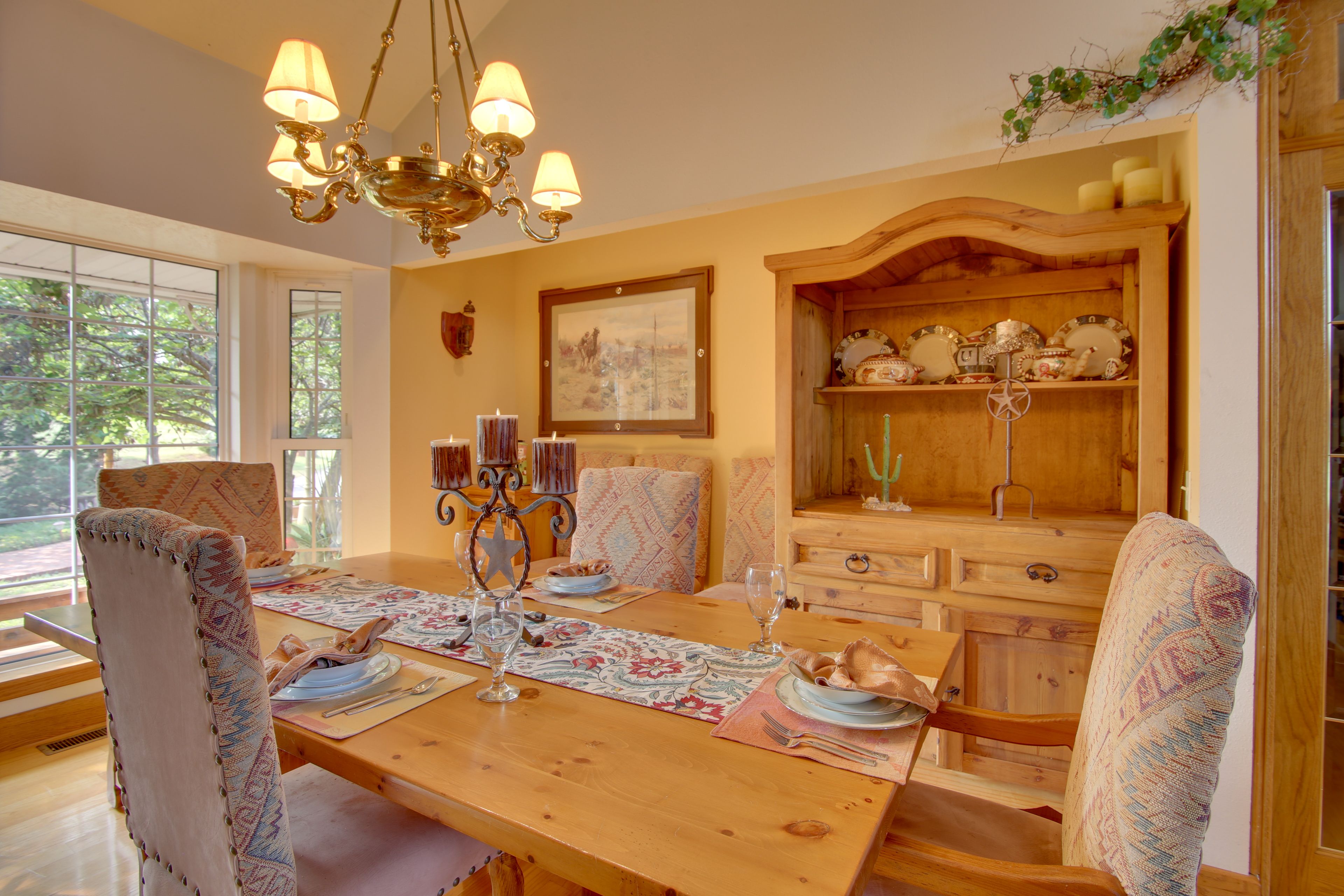 Dining Room | Dishware Provided