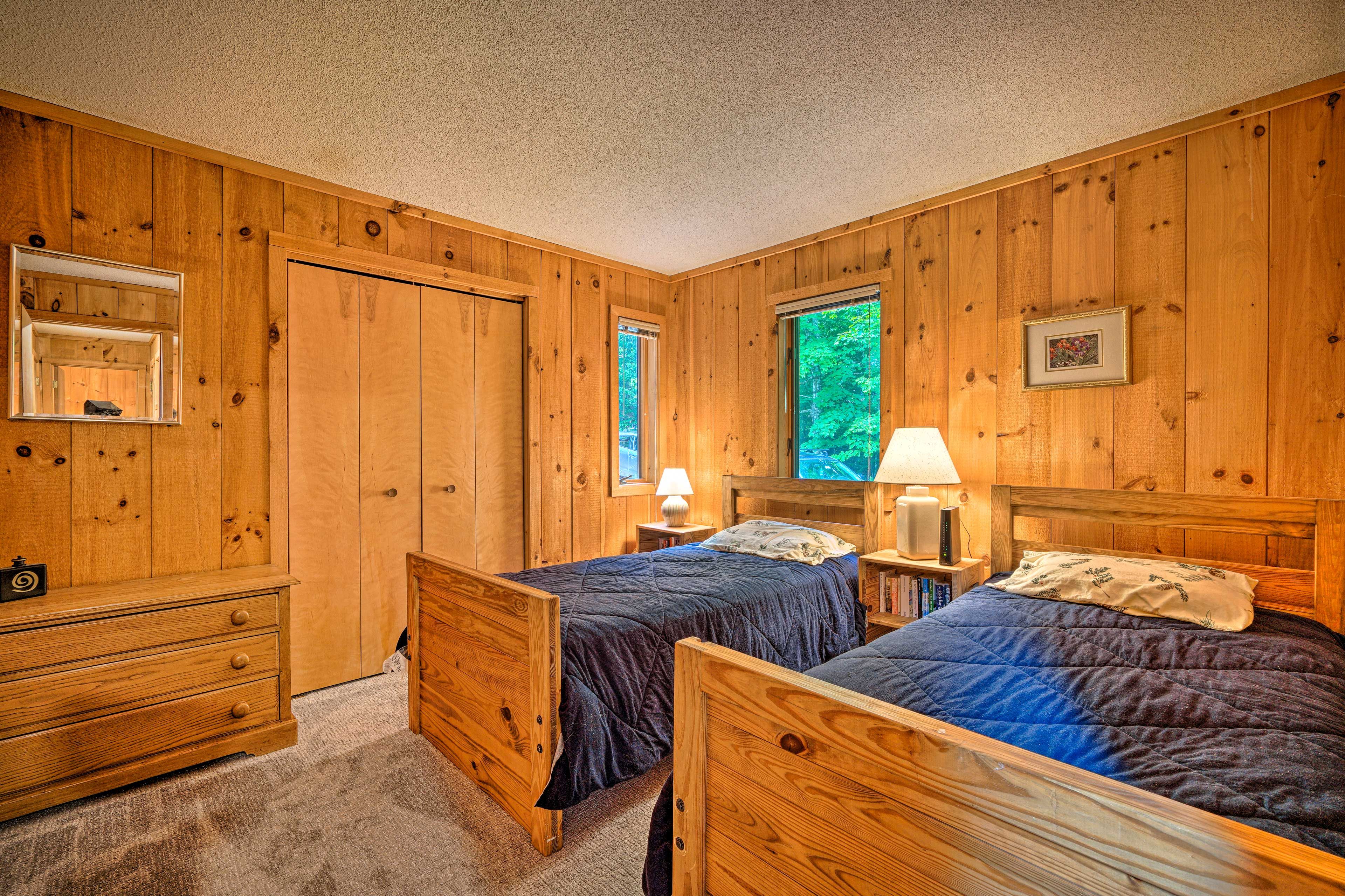 Bedroom 3 | Main Floor | 2 Twin Beds