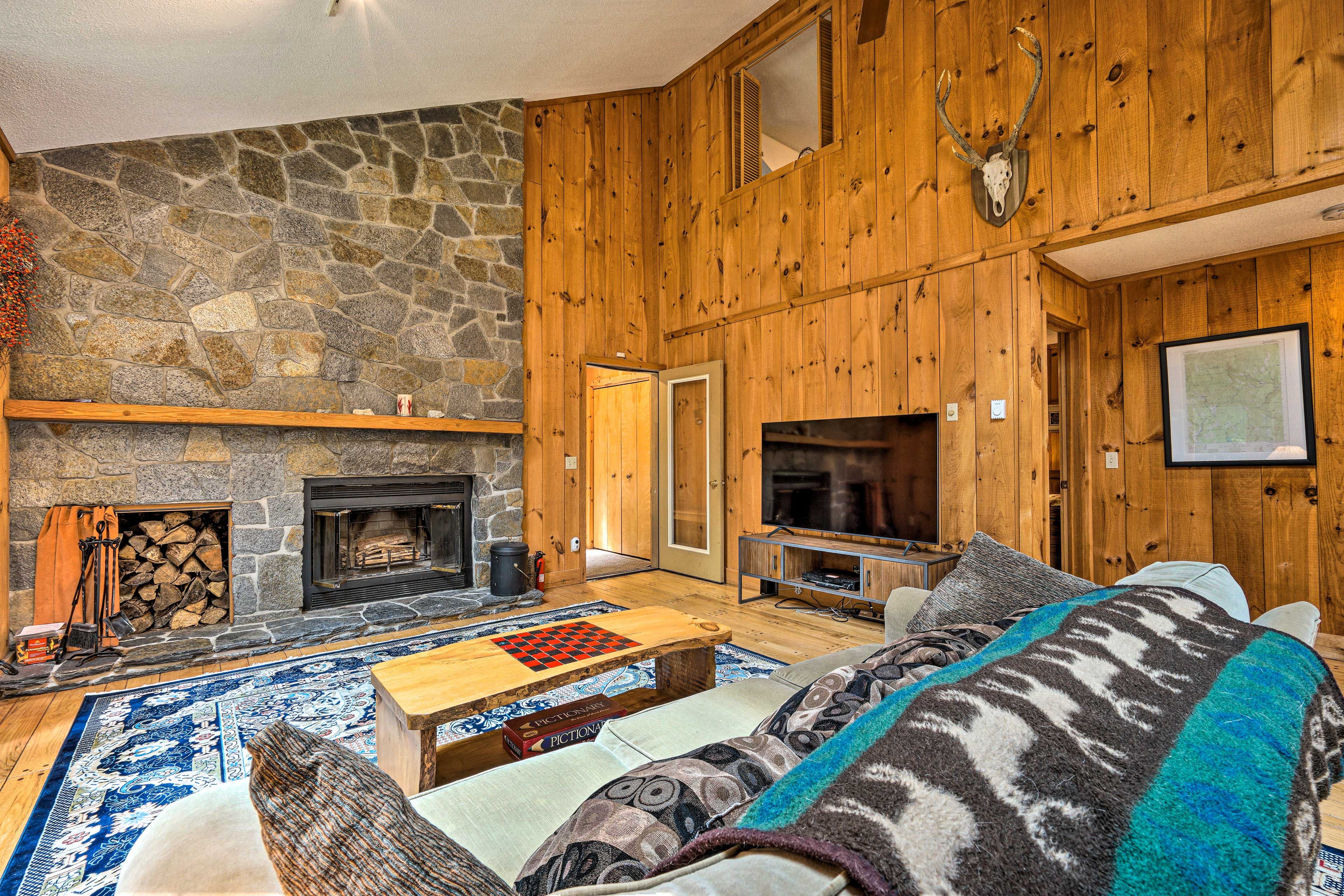 Living Area | Wood-Burning Fireplace | Firewood Provided