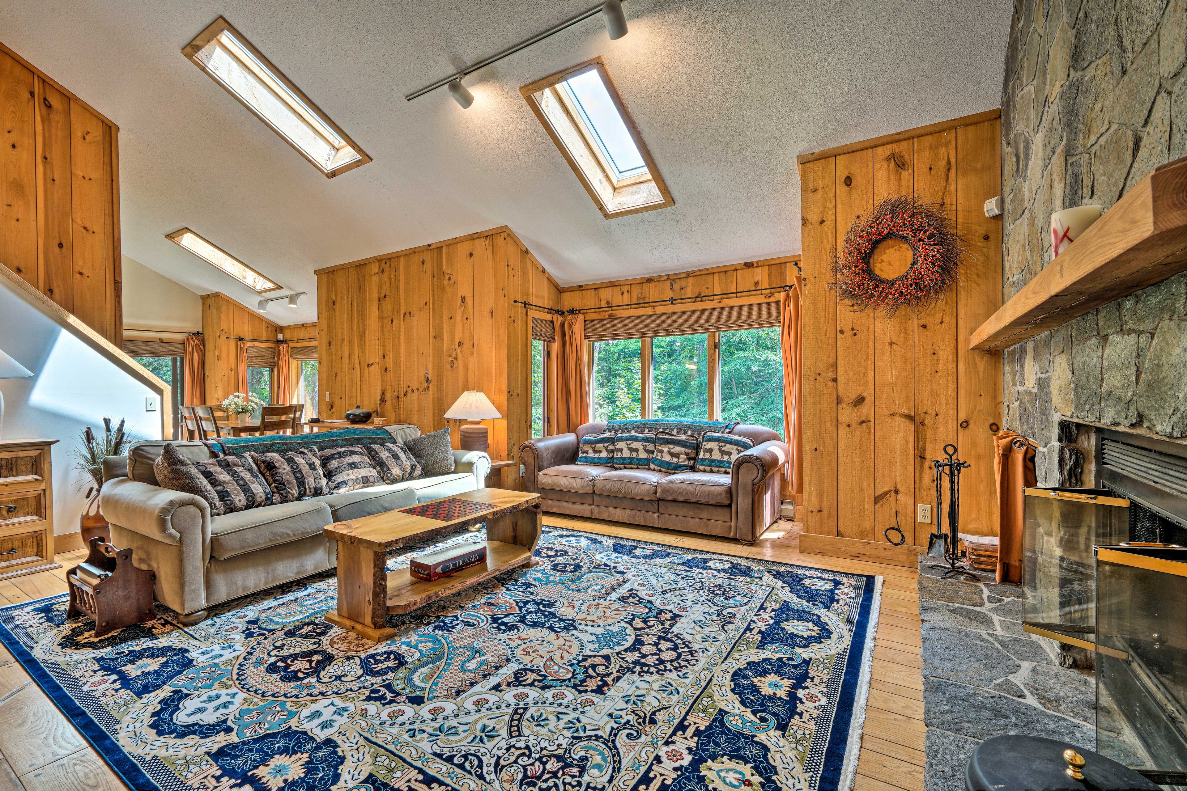 Living Area | Main Floor | Free WiFi