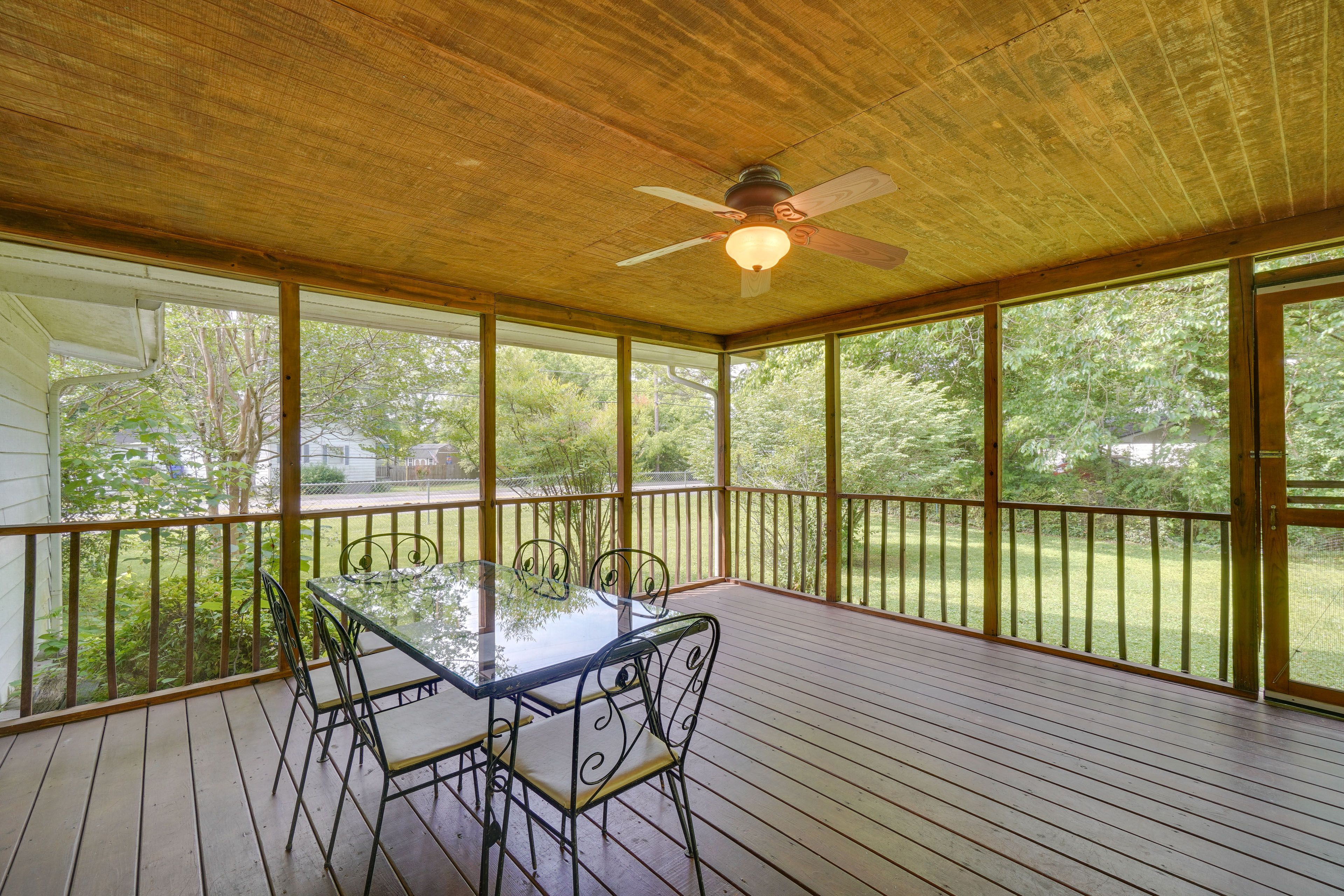Screened Porch | Outdoor Dining Table | Single-Story Home | Keyless Entry