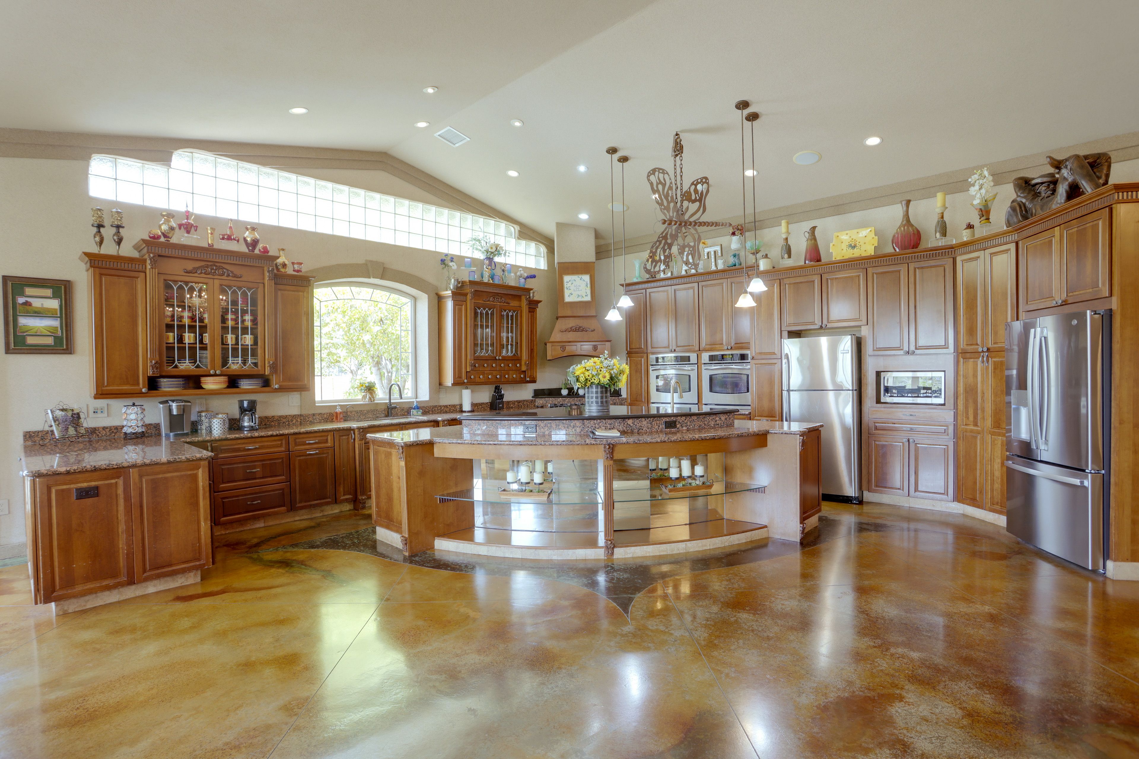 Fully Equipped Kitchen 1 | Dual Ovens | Crock-Pot