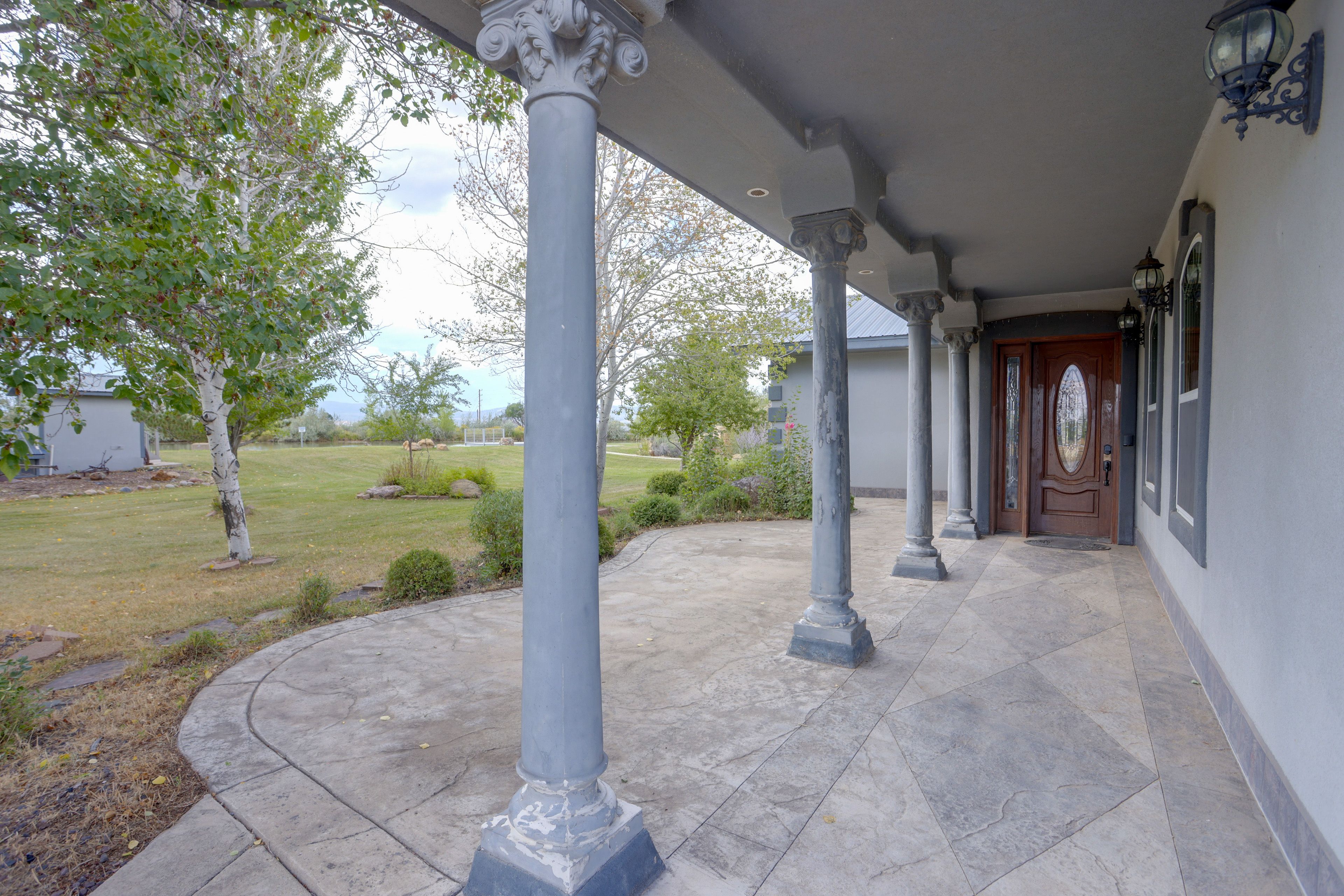 Front Entrance | Garage & Driveway Parking (6 Total Vehicles)