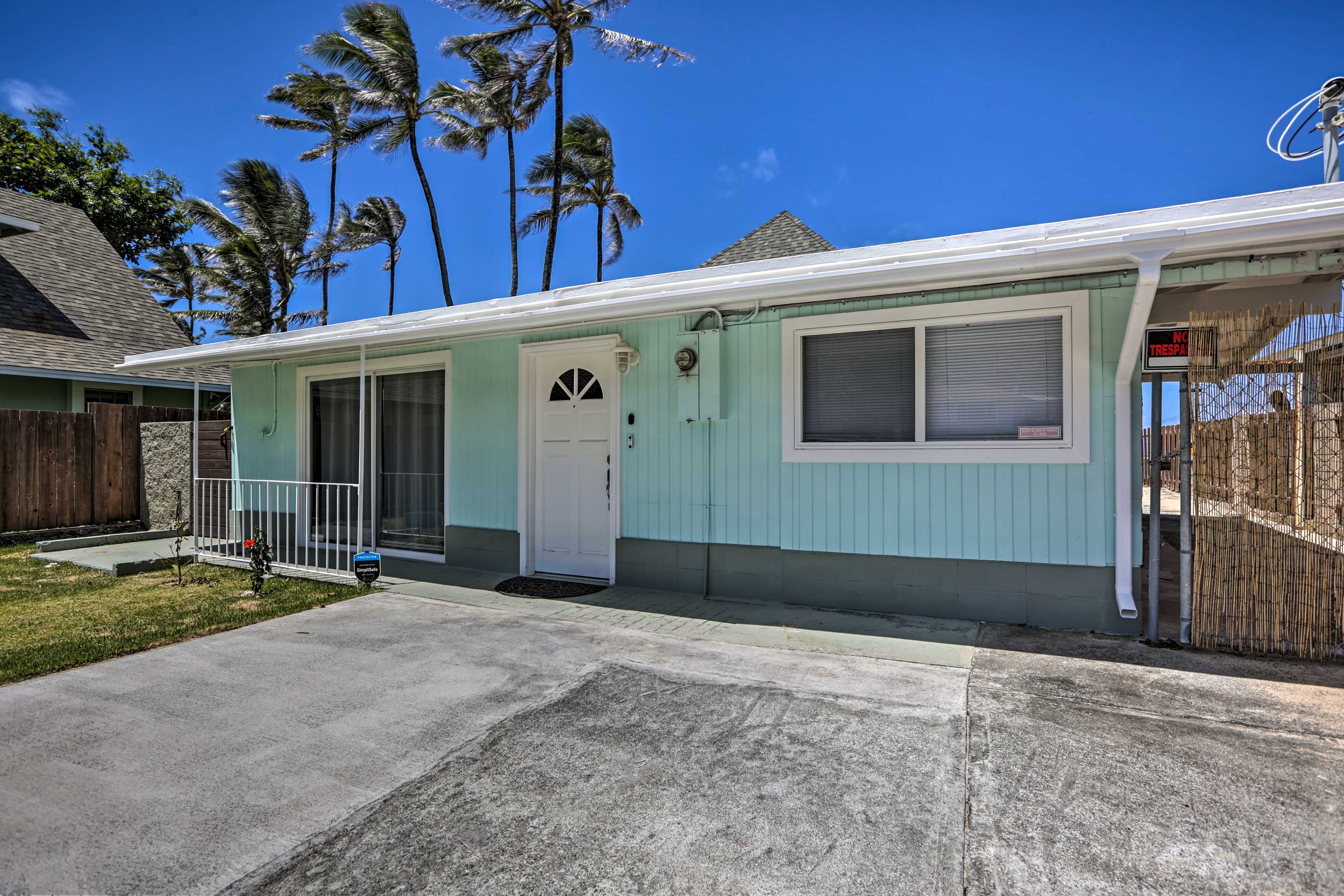 Home Exterior | Carport Parking (3 Vehicles)