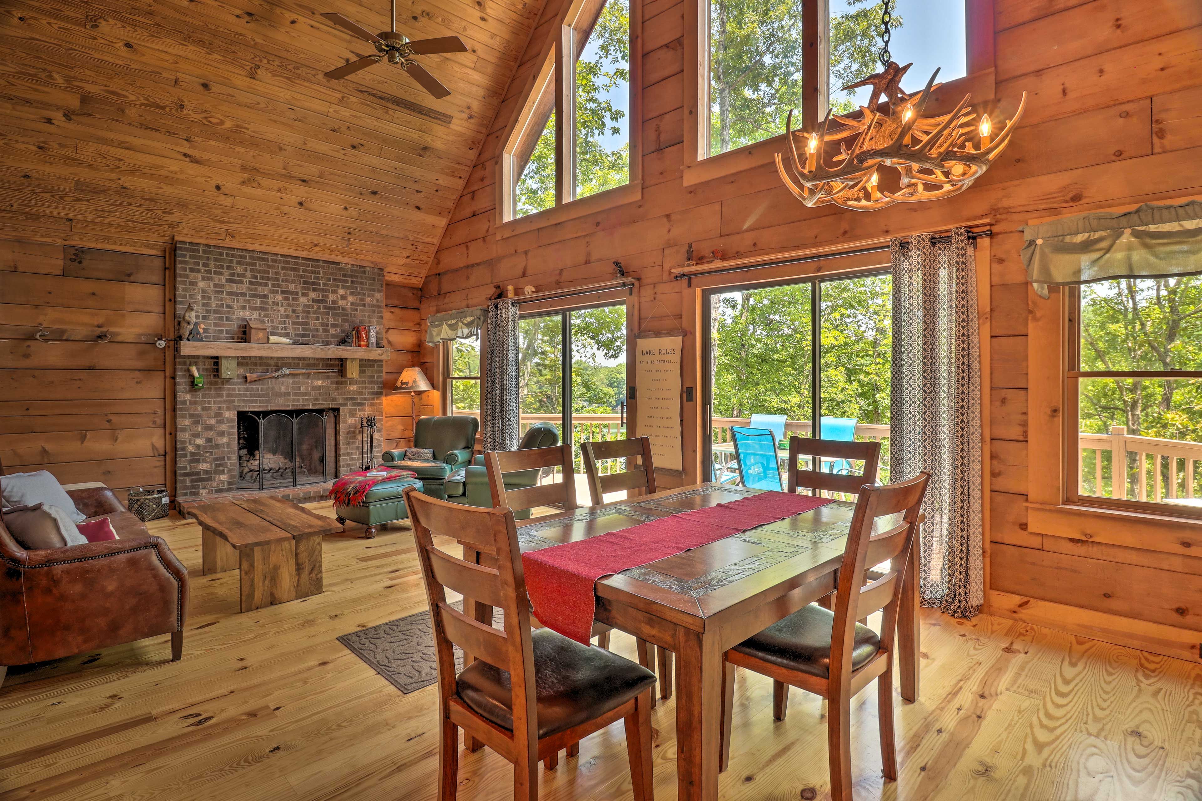 Dining Area | Central A/C