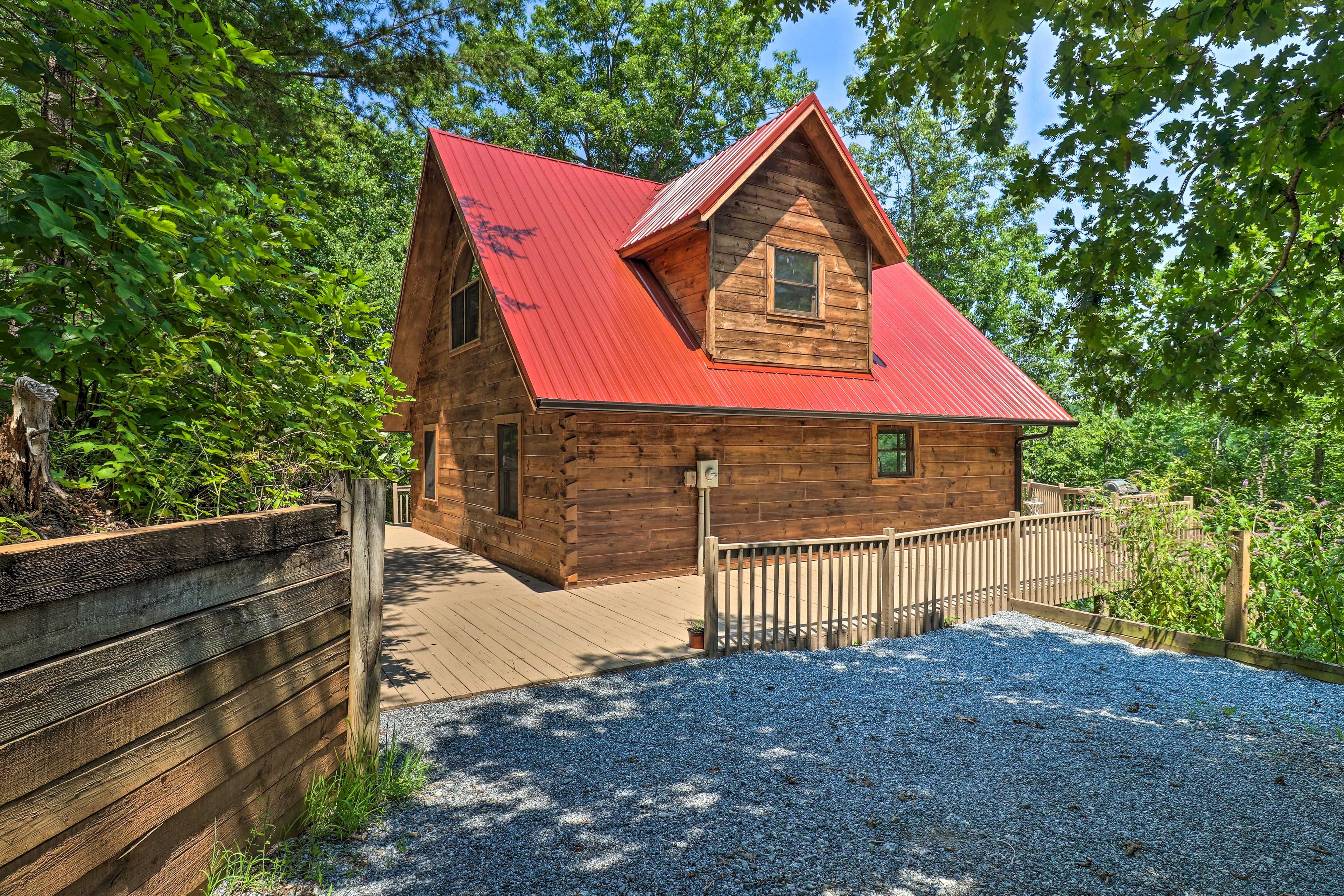 Home Exterior | Driveway Parking