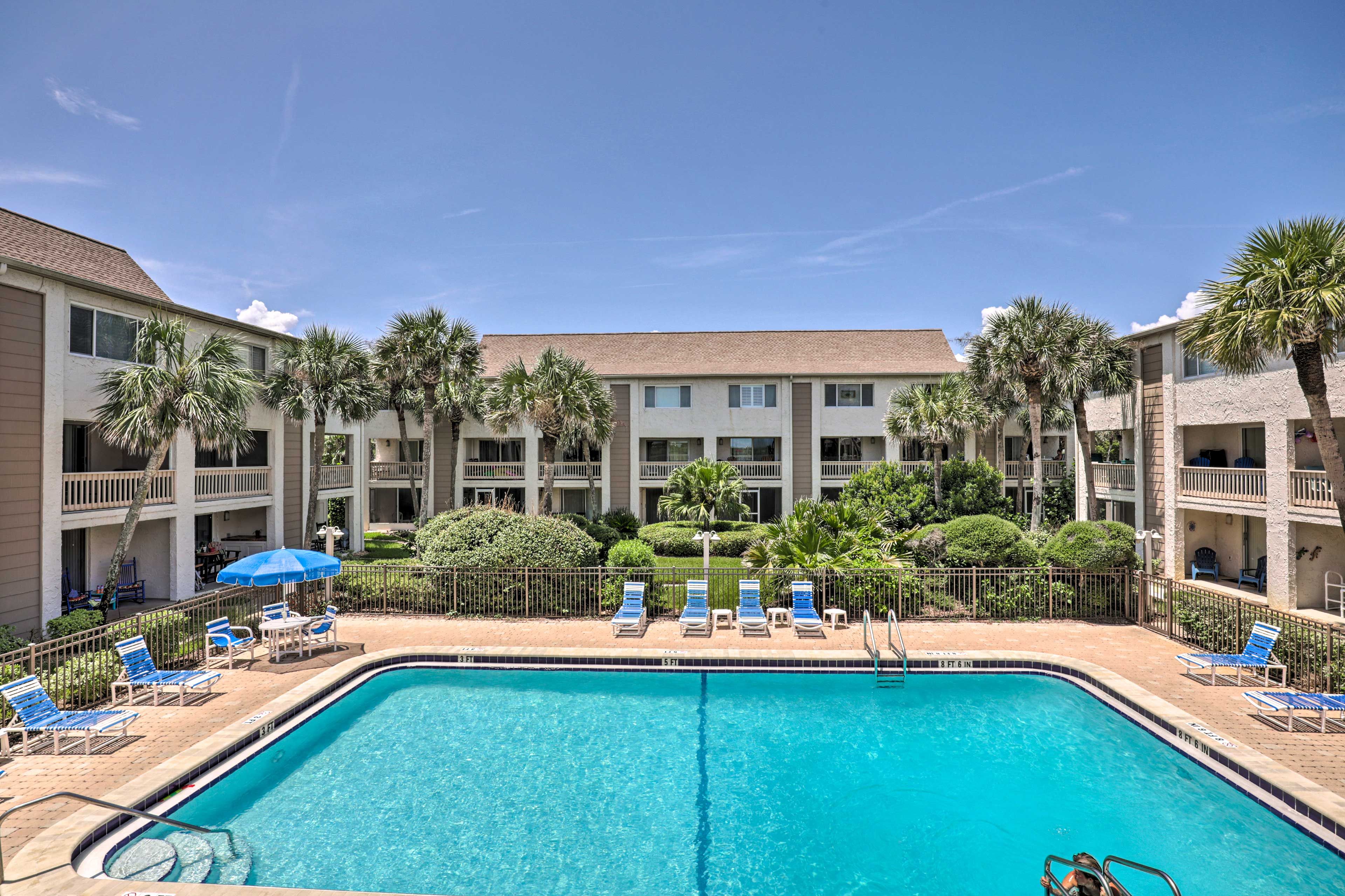 Community Pool | Heated | Four Winds Condominiums