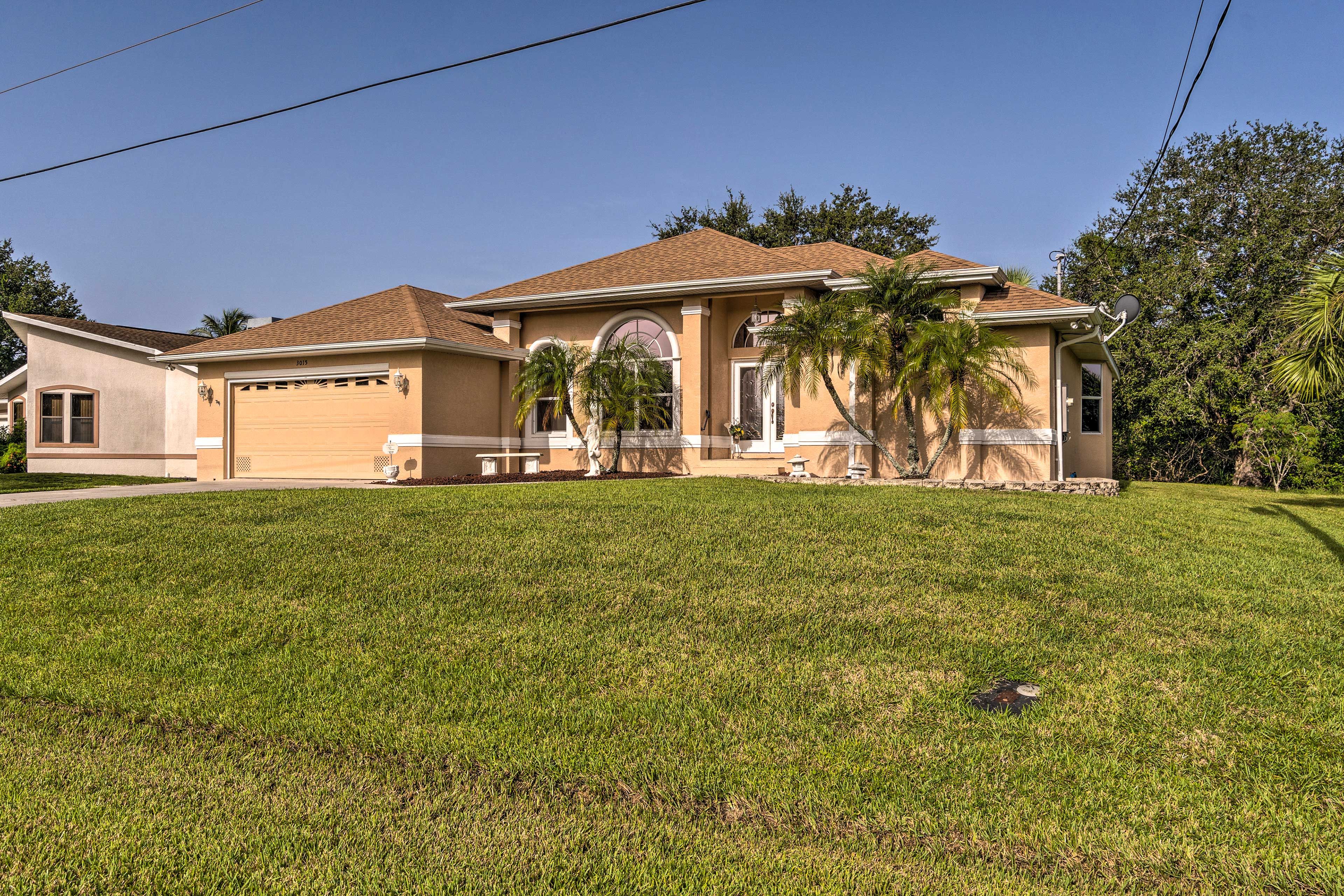 Exterior | Driveway (2 Vehicles)