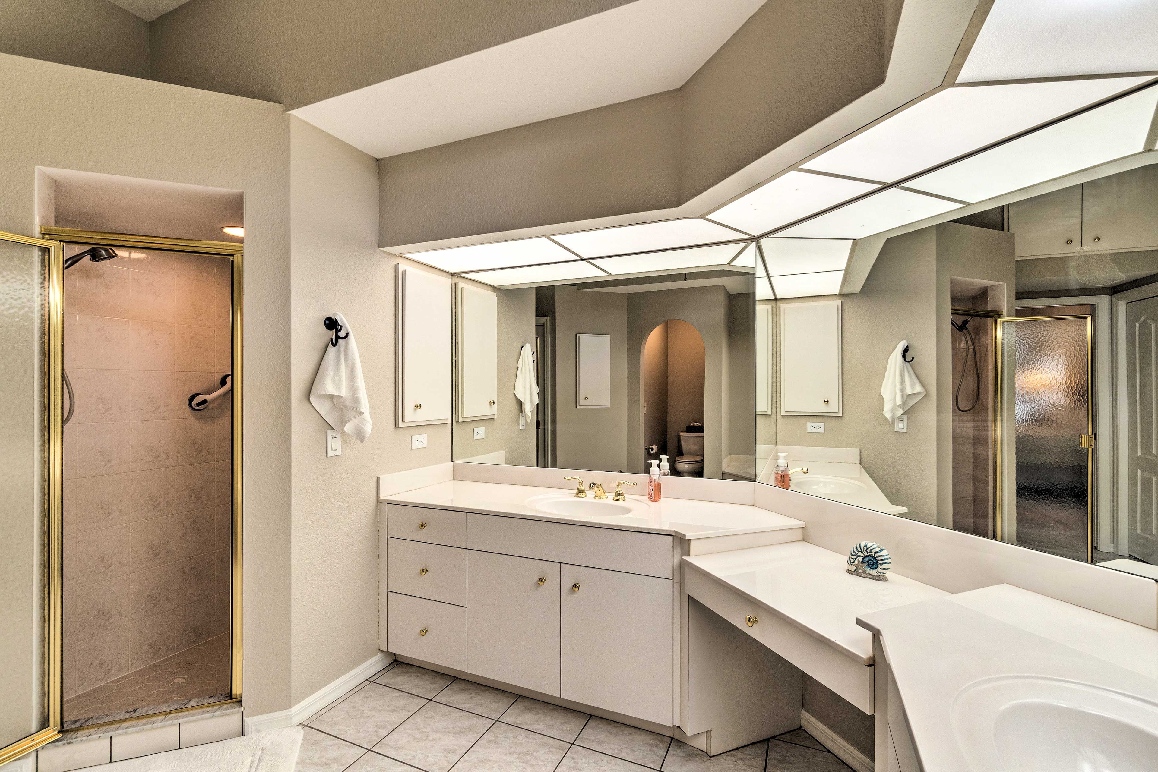 En-Suite Bath | Step-In Shower | Soaking Tub