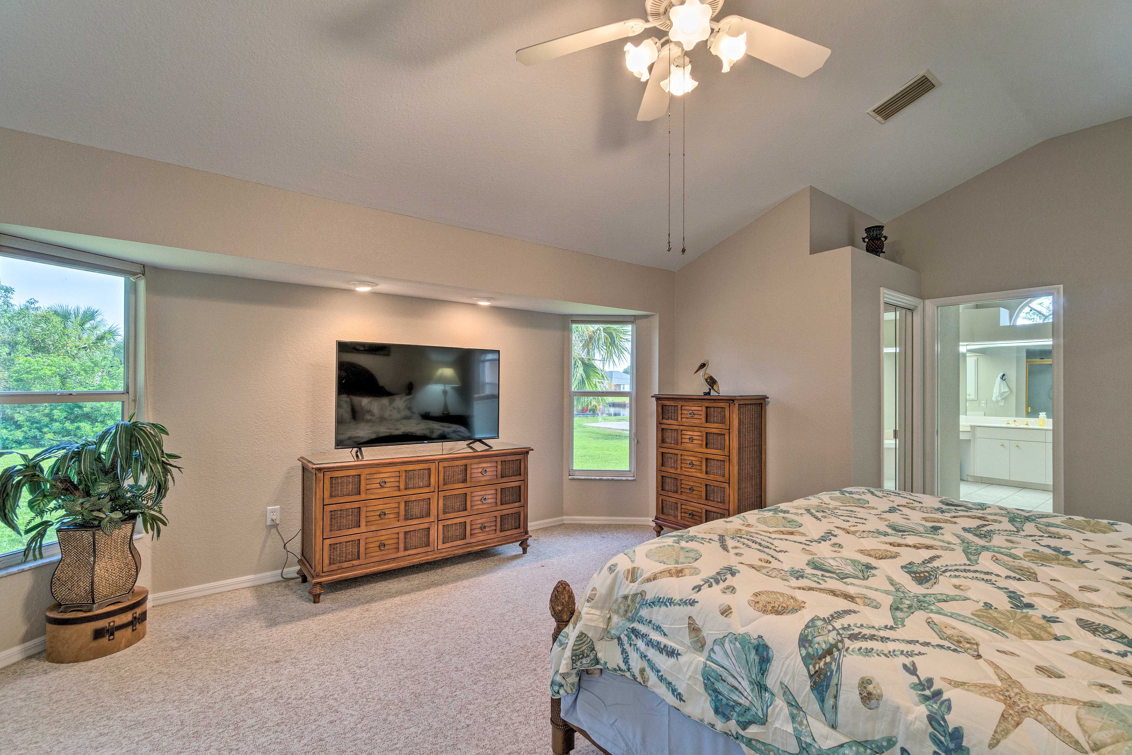 Bedroom 1 | Smart TV