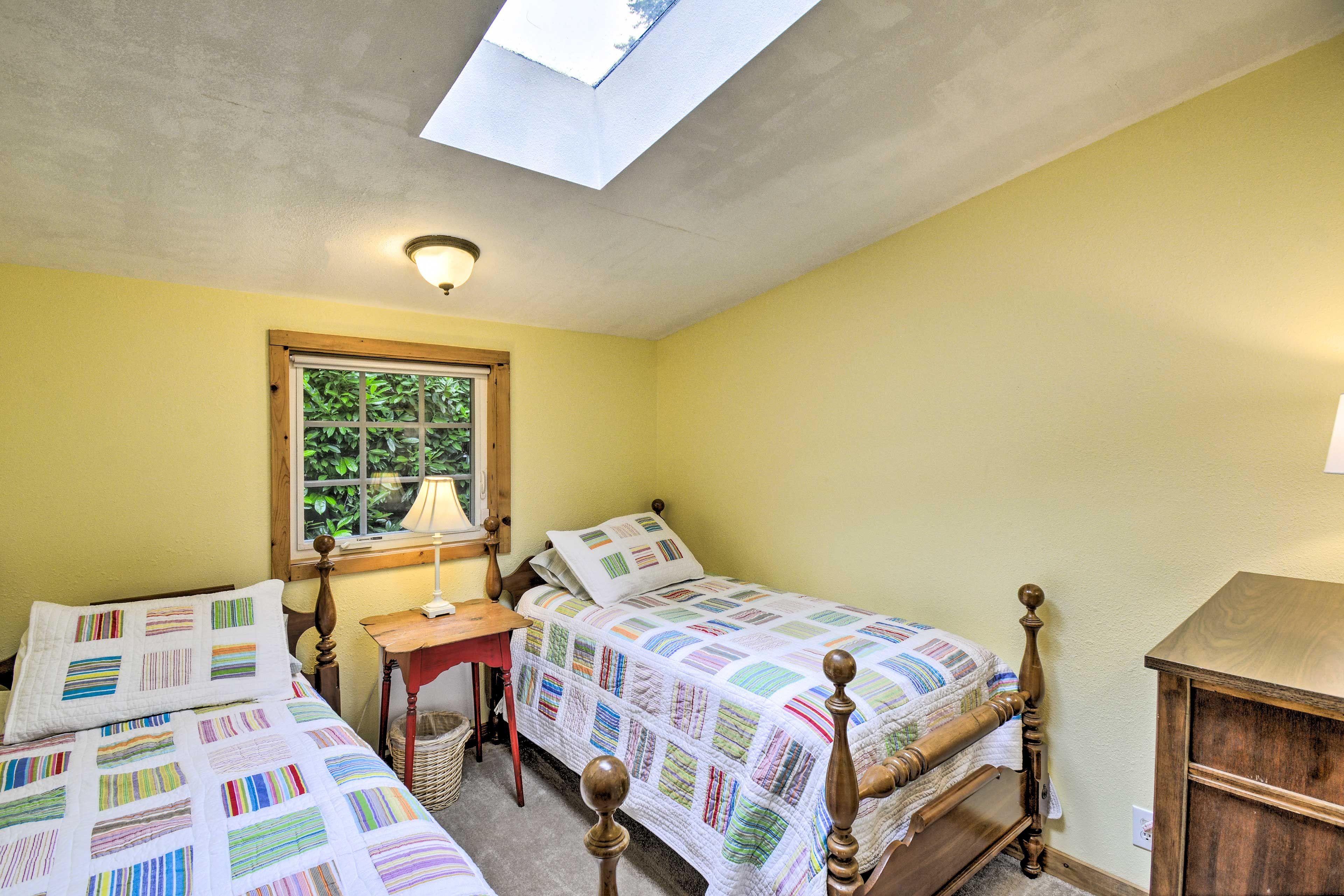 Bedroom 2 | 2 Twin Beds