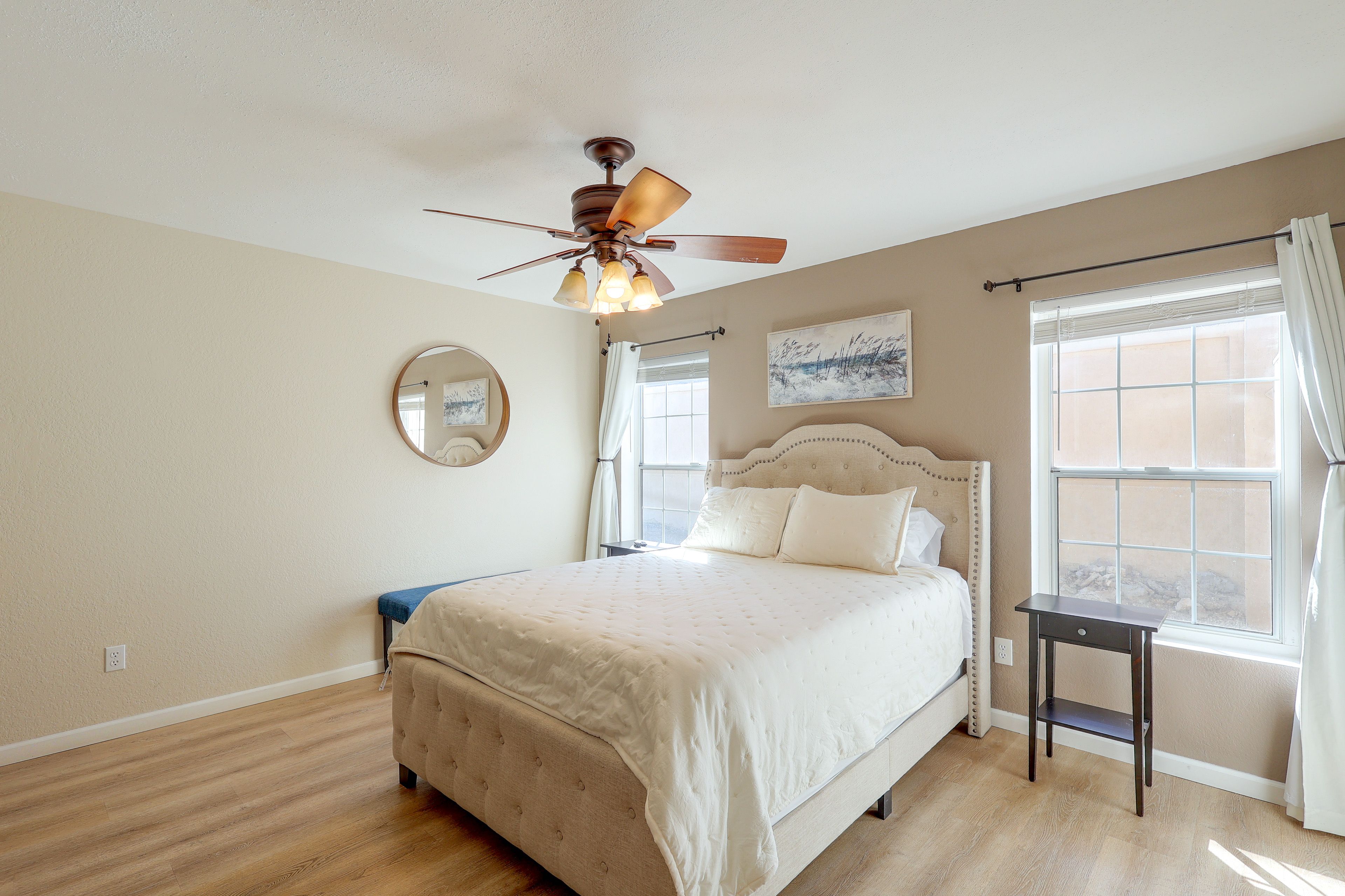 Bedroom 1 | Queen Bed