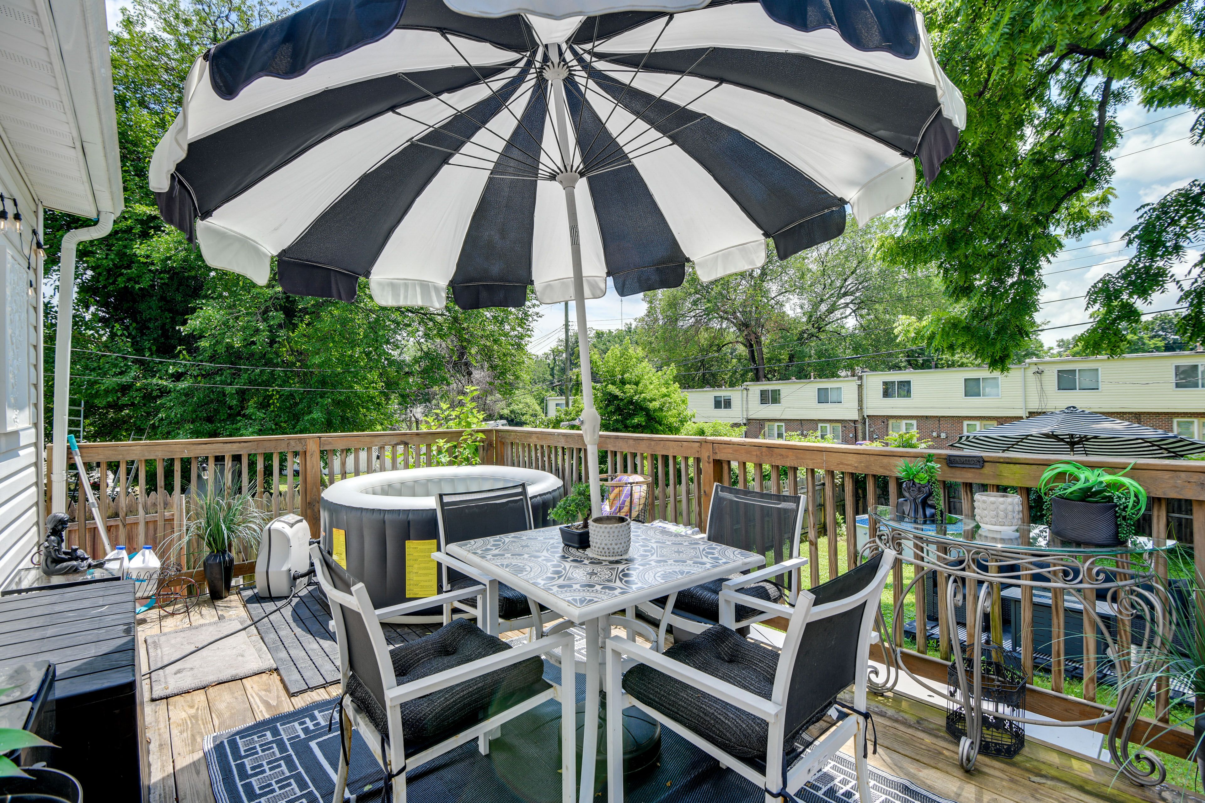 Deck | Jacuzzi Hot Tub