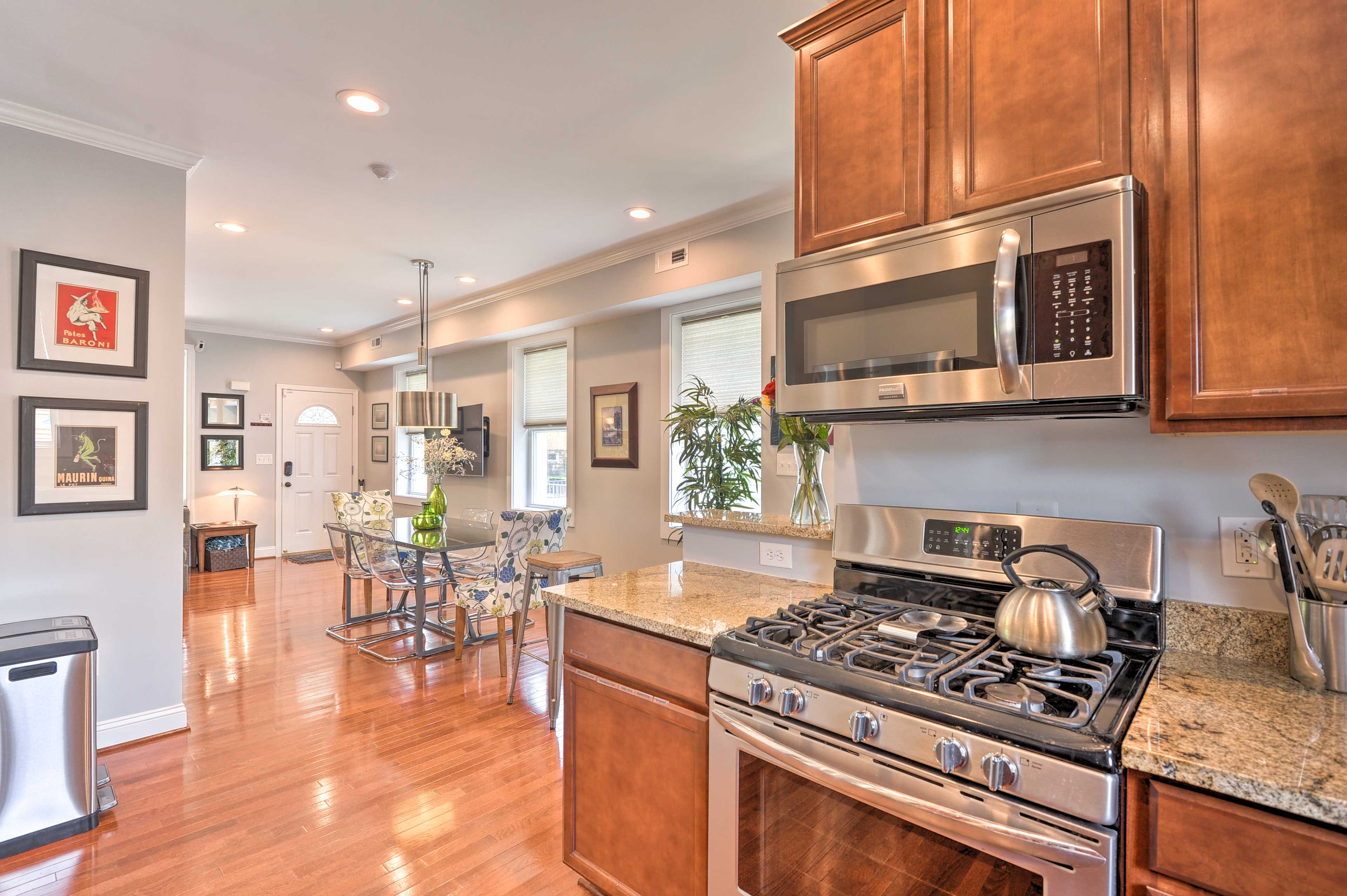 Kitchen | Dishware/Flatware