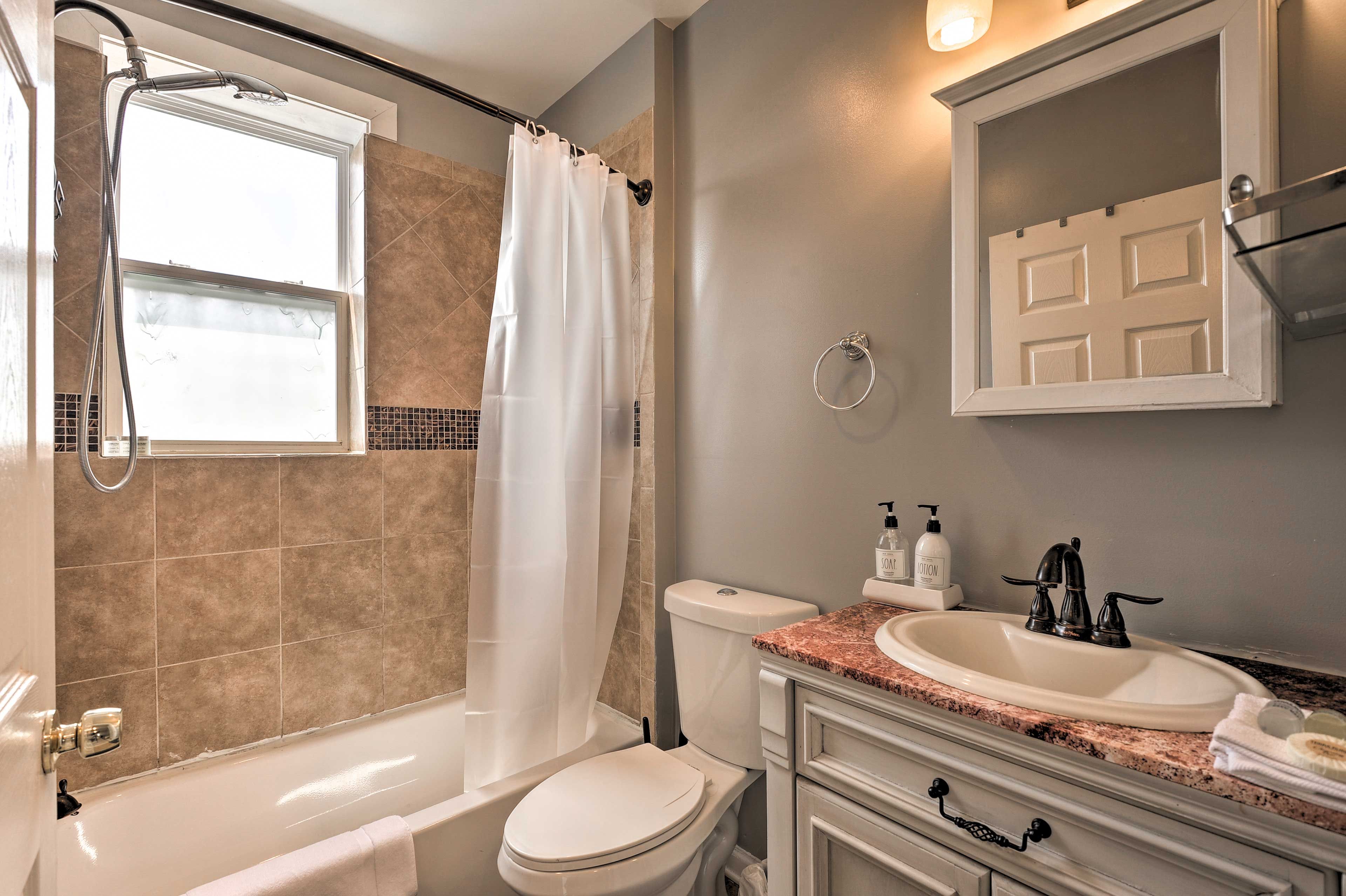 Bathroom | Towels Included