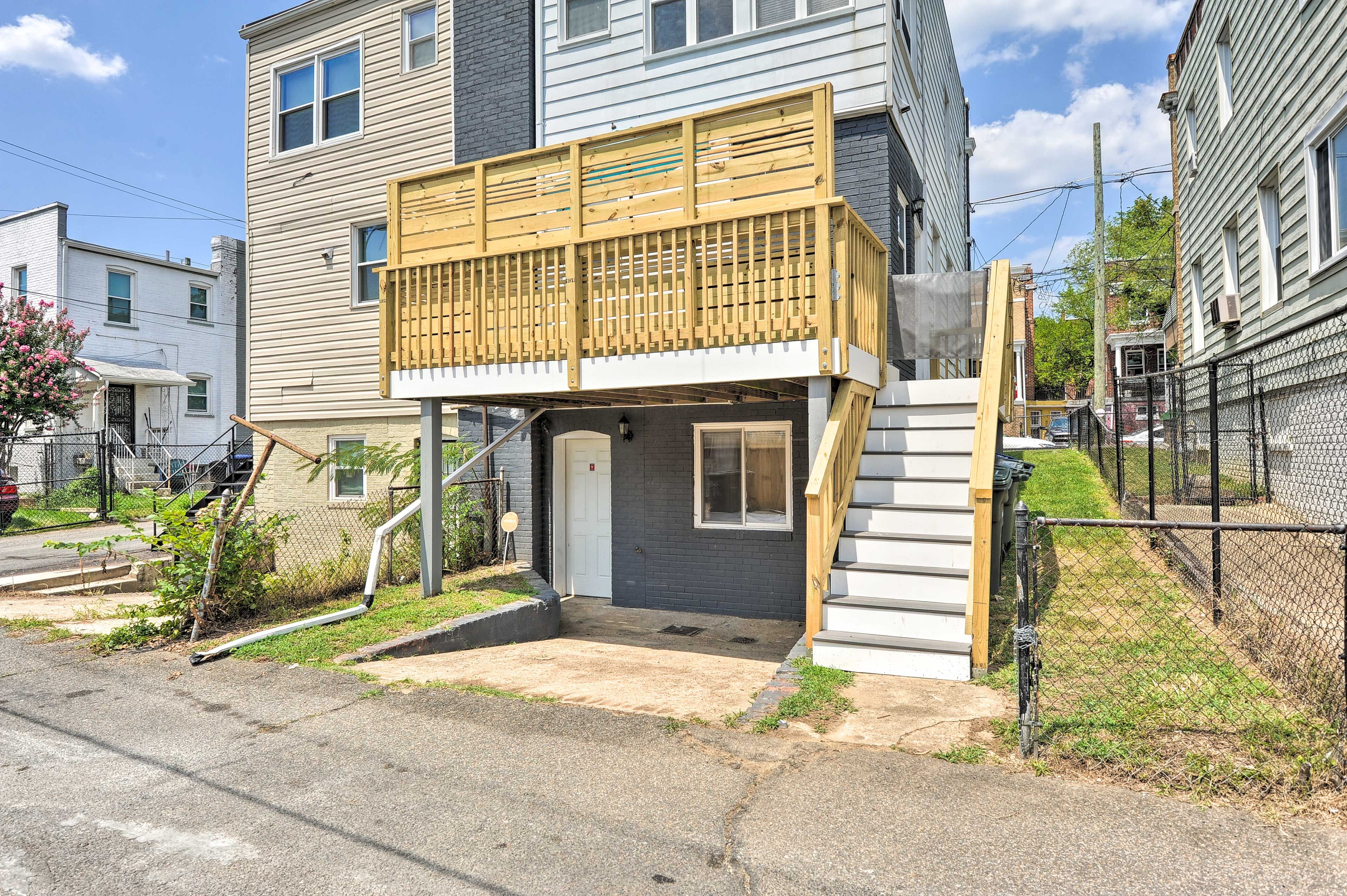 Parking | Driveway (1 Vehicle) | Street Parking (First Come, First Served)