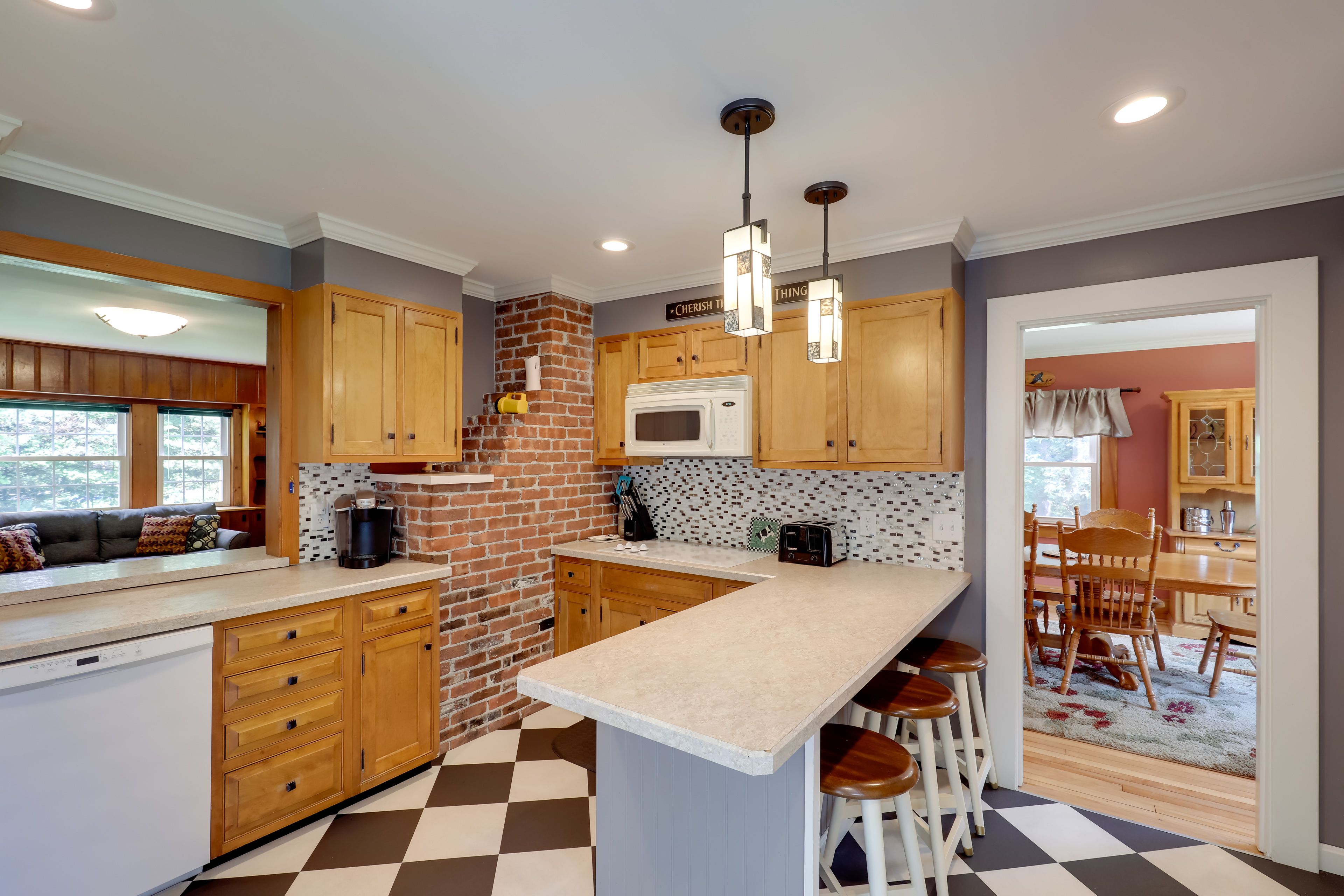 Kitchen | Breakfast Bar | Keurig Coffee Maker | Toaster | Knife Set