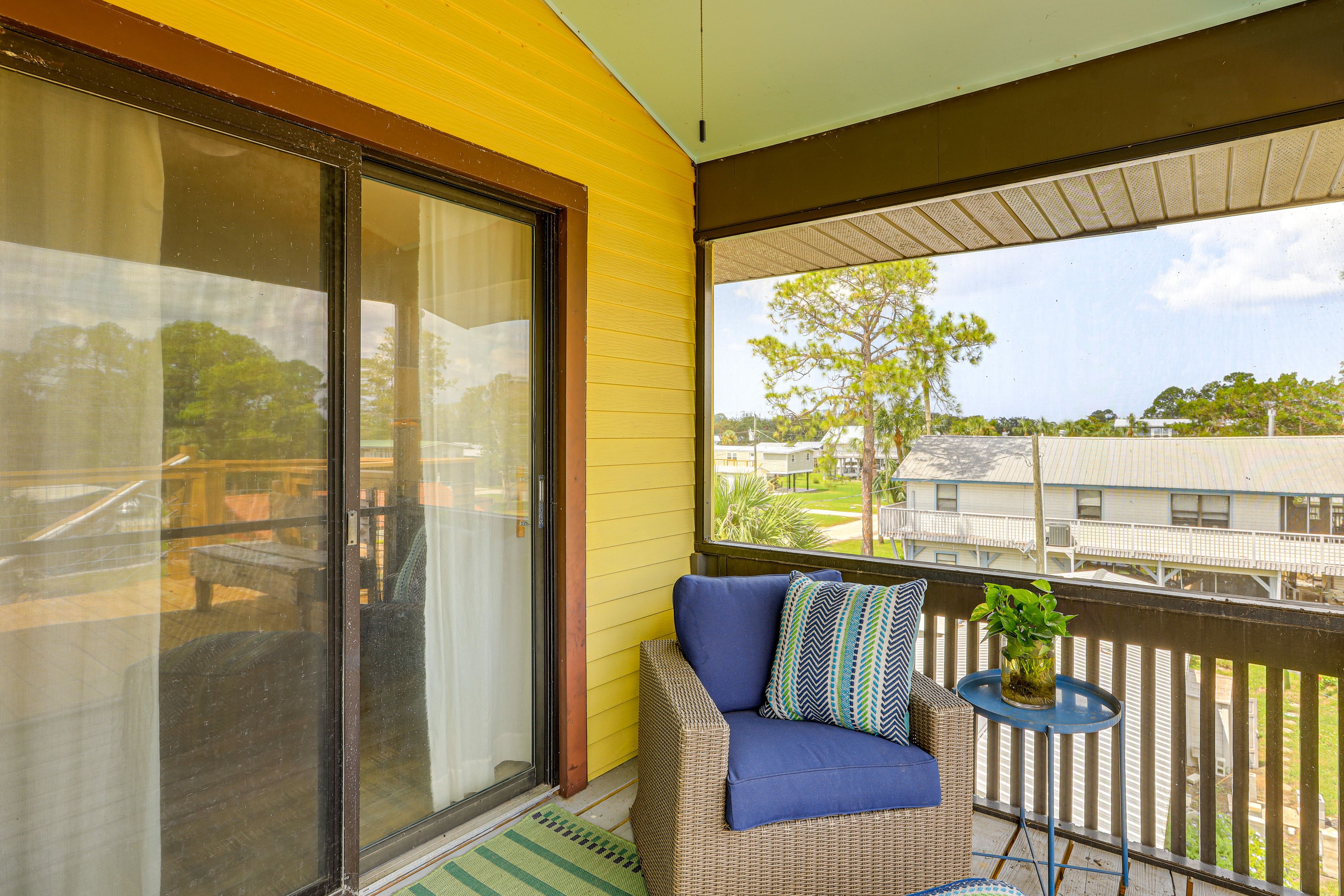Screened-In Balcony