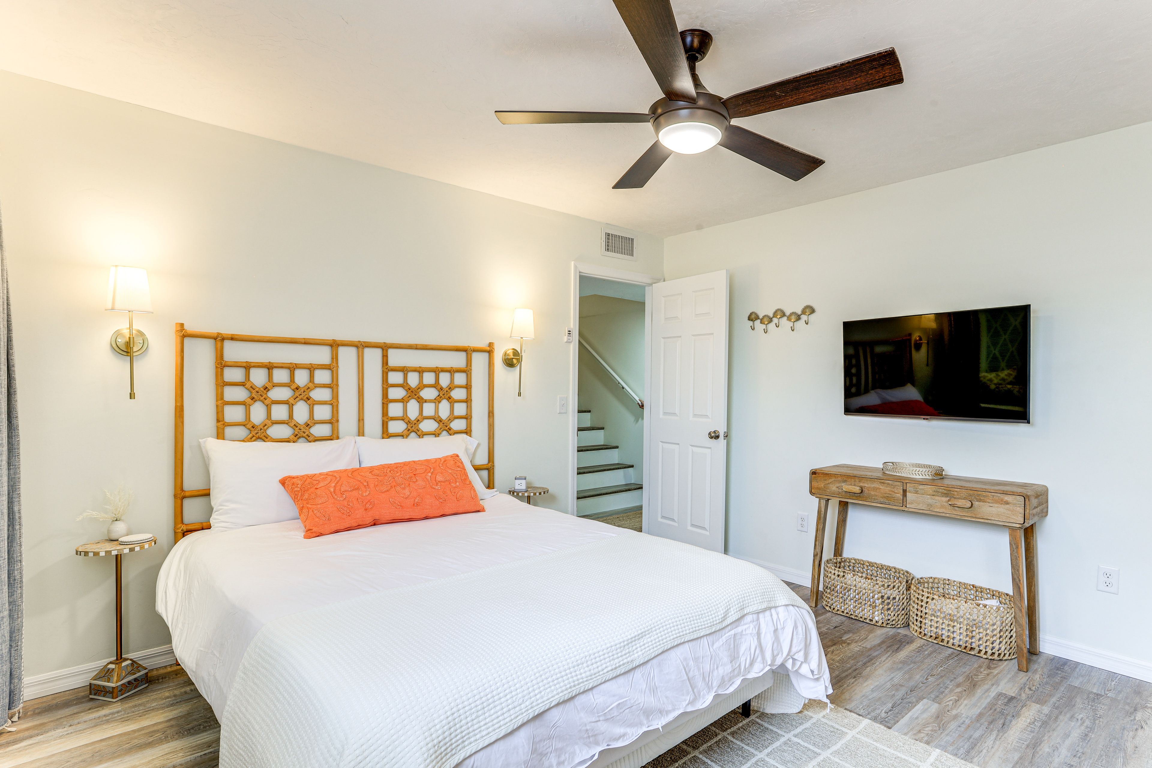 Bedroom 2 | Queen Bed