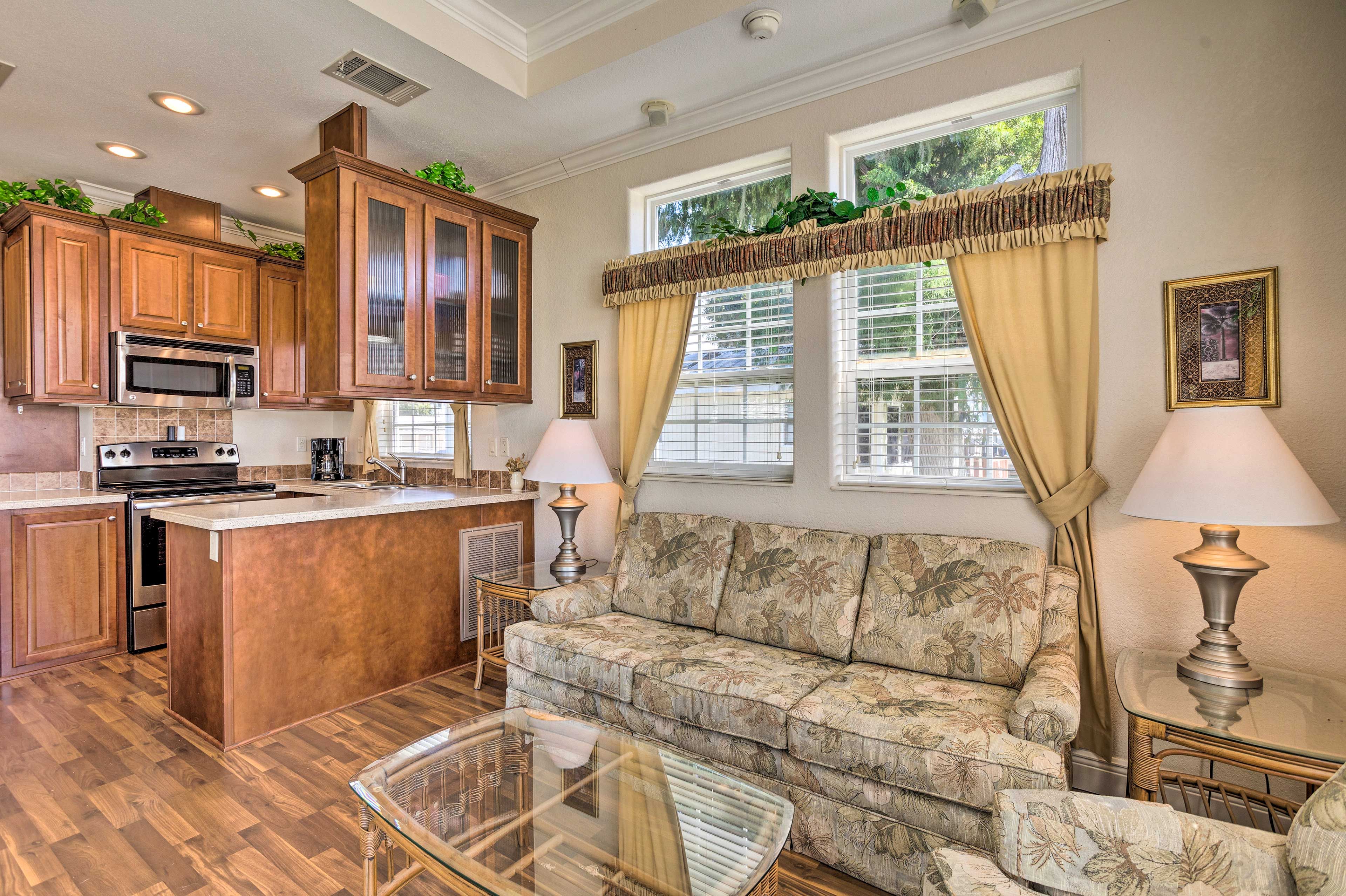Living Room | Fireplace